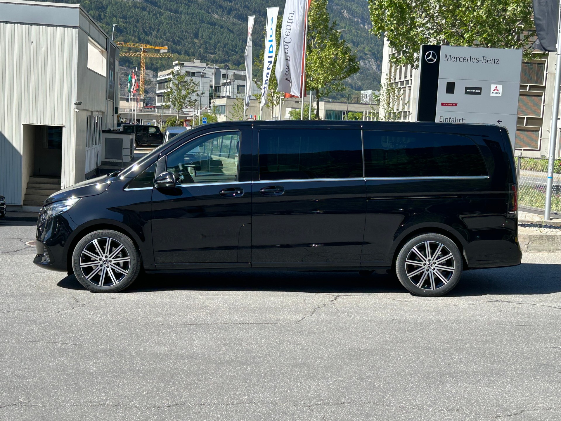 MERCEDES-BENZ V 300 d AVANTGARDE Extralang 4Matic-showroom-element-3