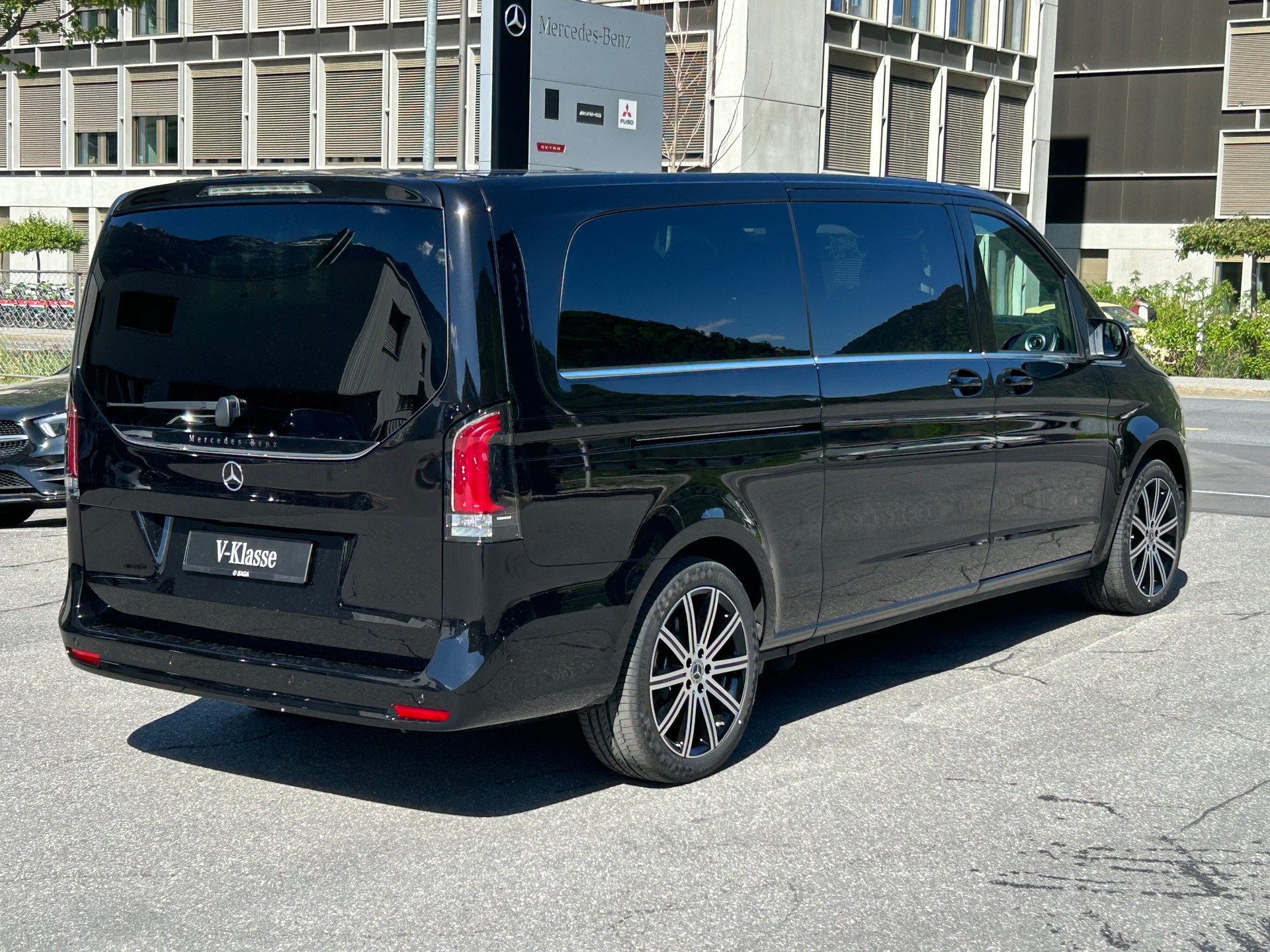 MERCEDES-BENZ V 300 d AVANTGARDE Extralang 4Matic-image-14