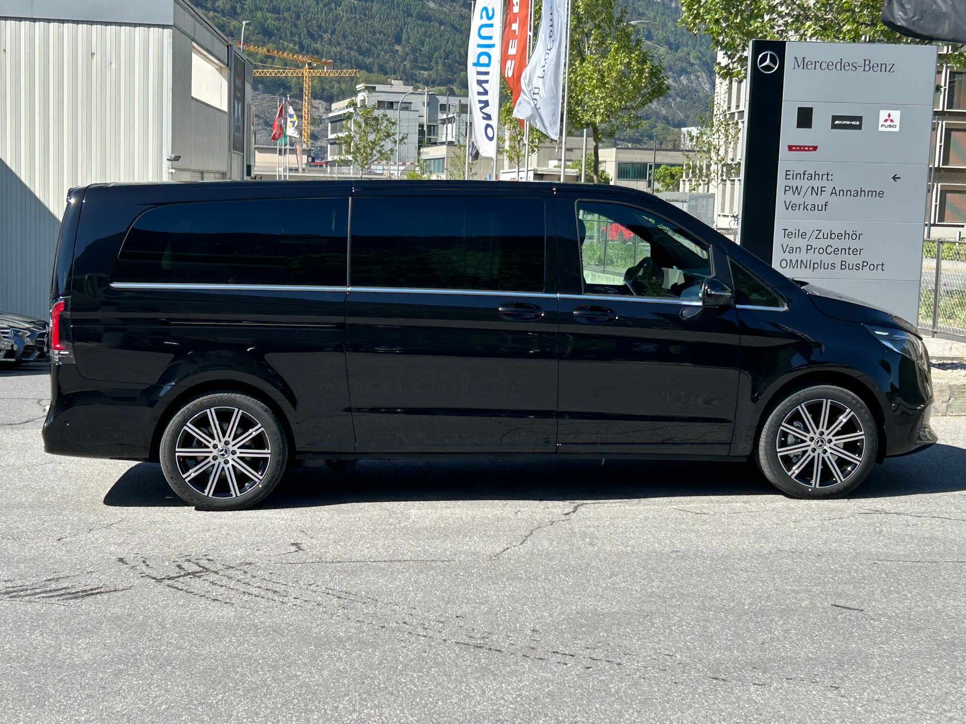 MERCEDES-BENZ V 300 d AVANTGARDE Extralang 4Matic-image-15