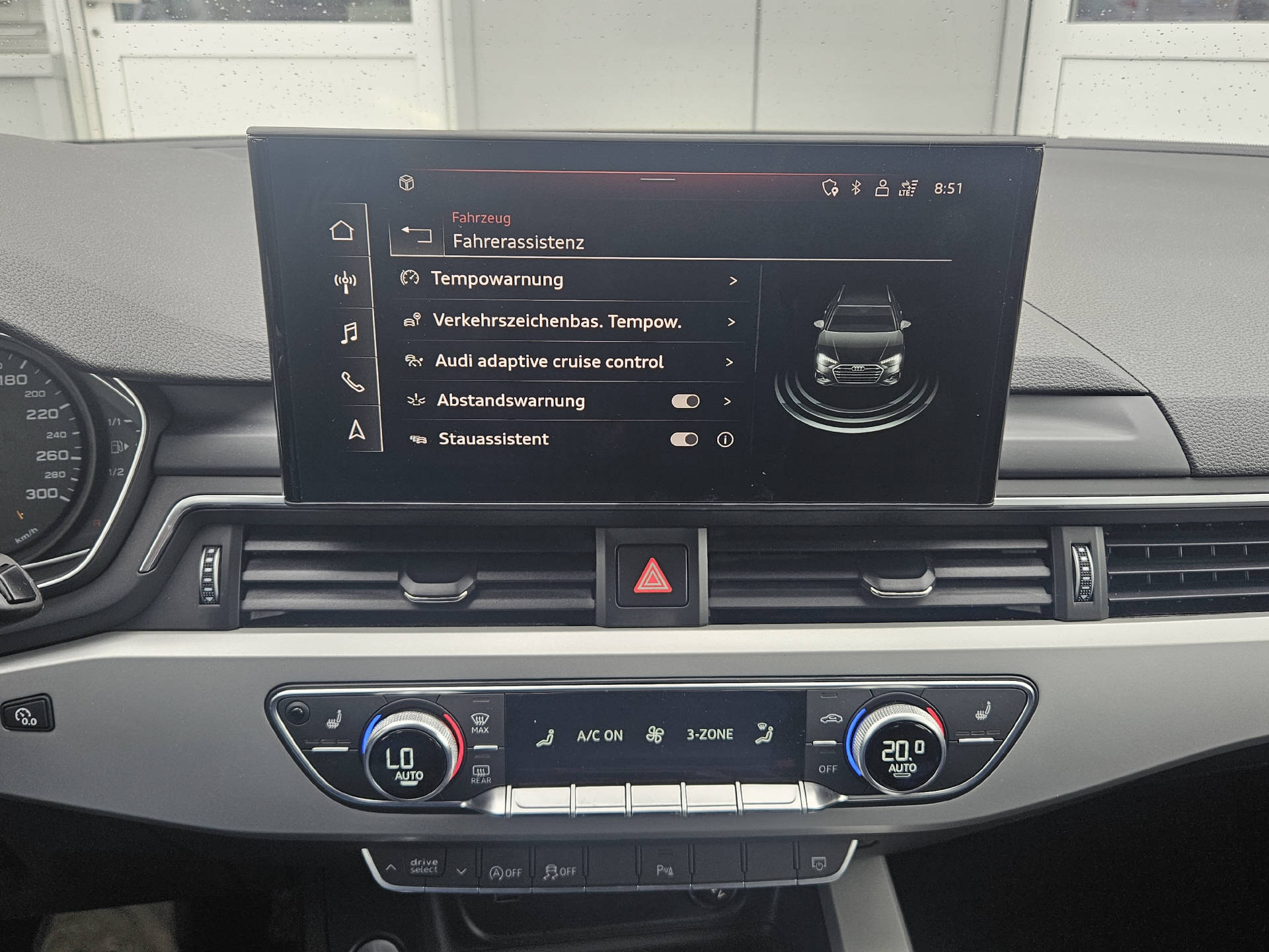 AUDI A4 Avant 2.0 40 TDI Attraction quattro S-Tronic * 8- fach bereift * CH-Fahrzeug *-image-27