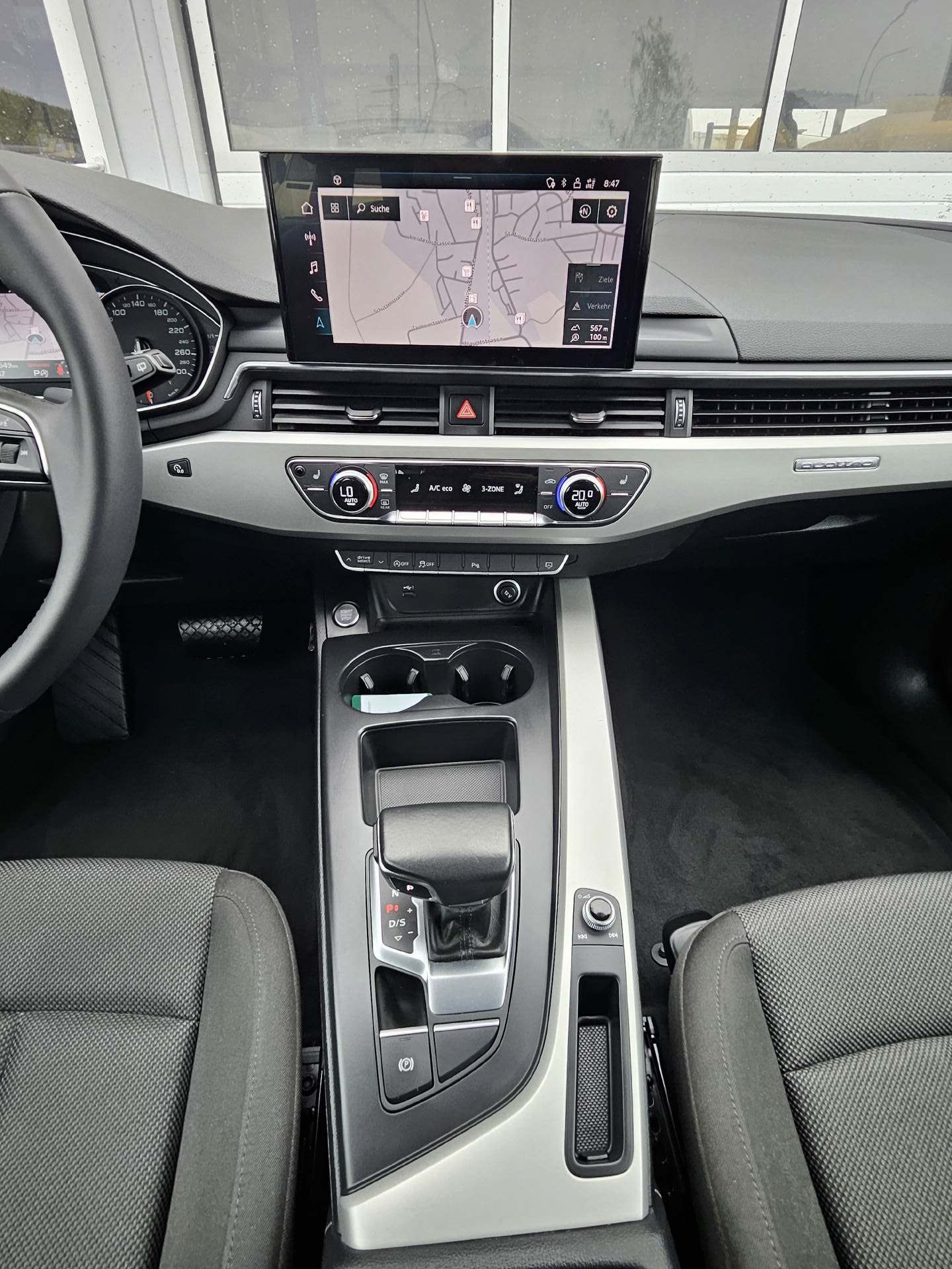 AUDI A4 Avant 2.0 40 TDI Attraction quattro S-Tronic * 8- fach bereift * CH-Fahrzeug *-image-20