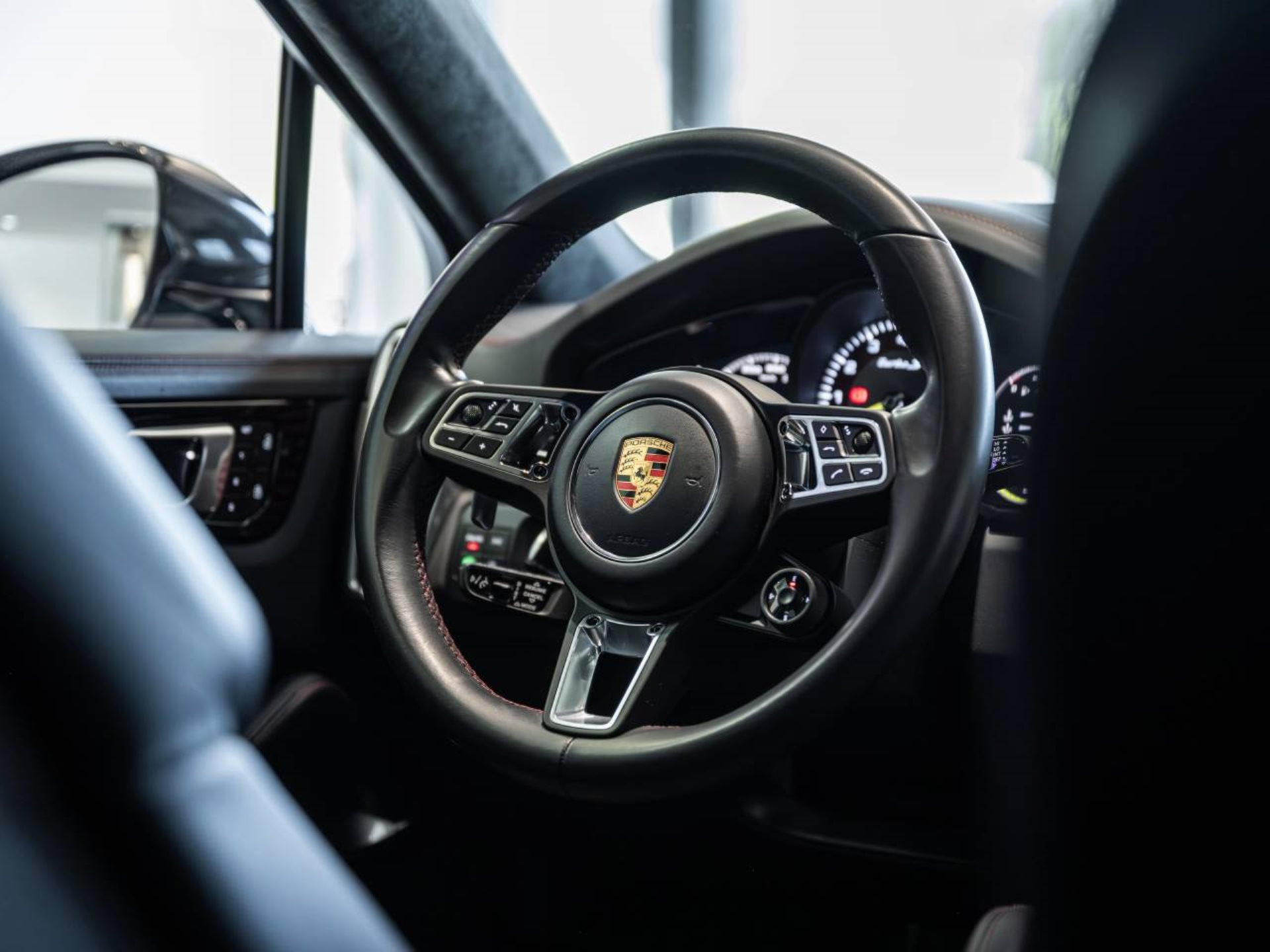 PORSCHE Cayenne Turbo S E-Hybrid Coupé-image-14