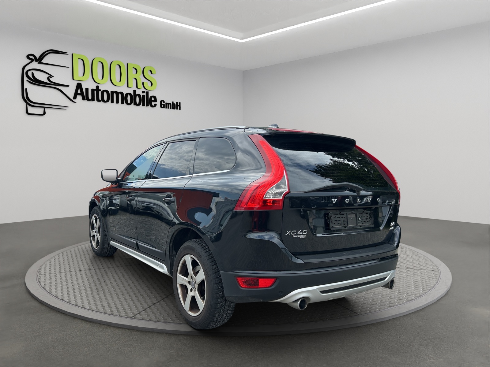VOLVO XC60 D5 AWD Momentum Geartronic-image-6