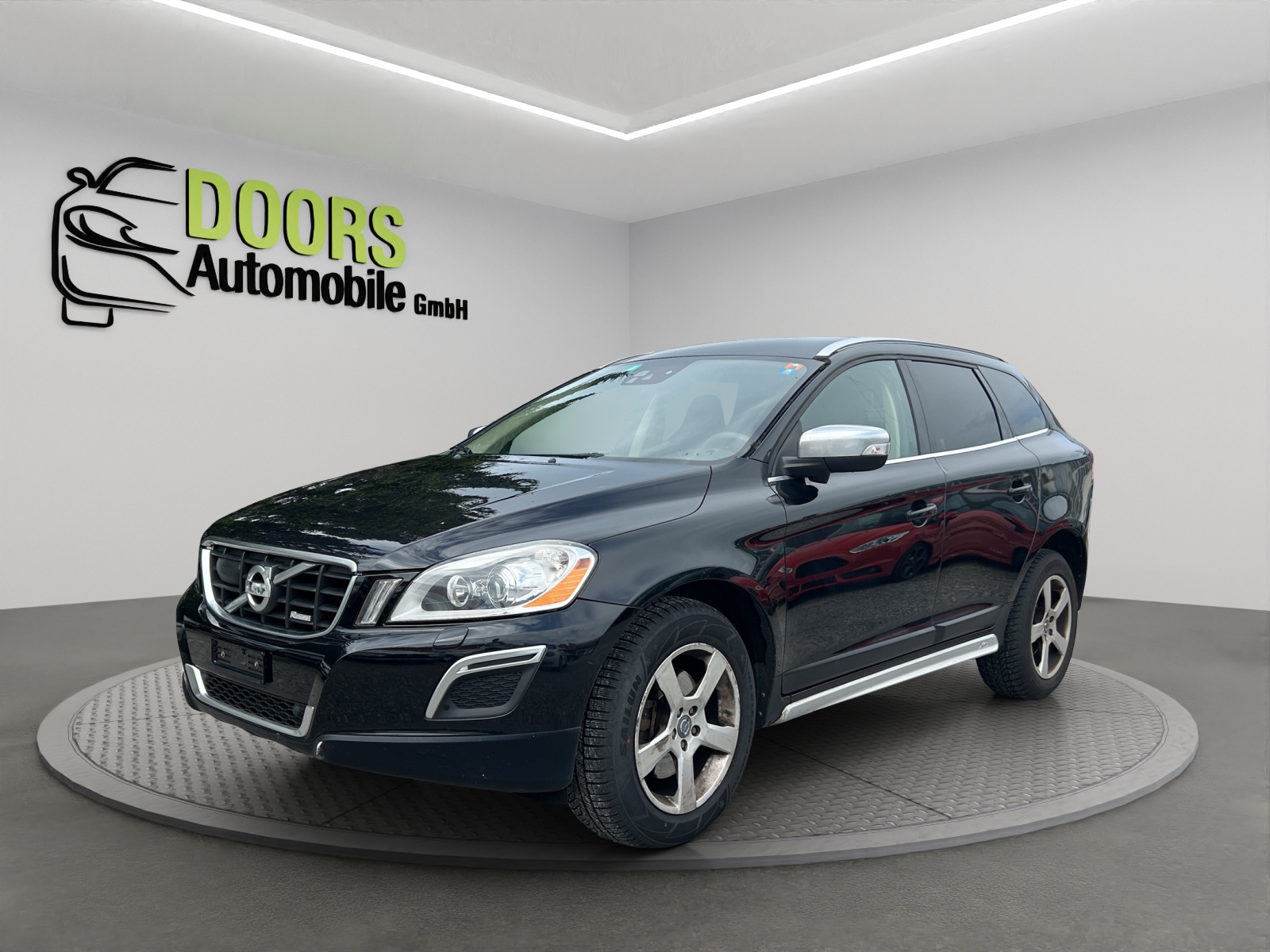 VOLVO XC60 D5 AWD Momentum Geartronic-image-3