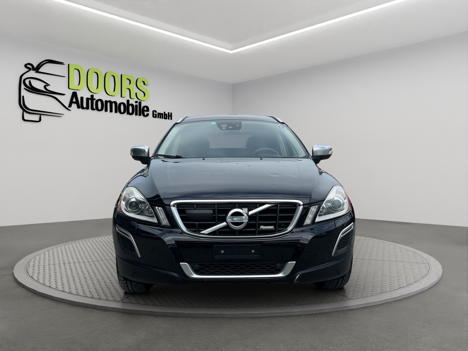 VOLVO XC60 D5 AWD Momentum Geartronic-image-1