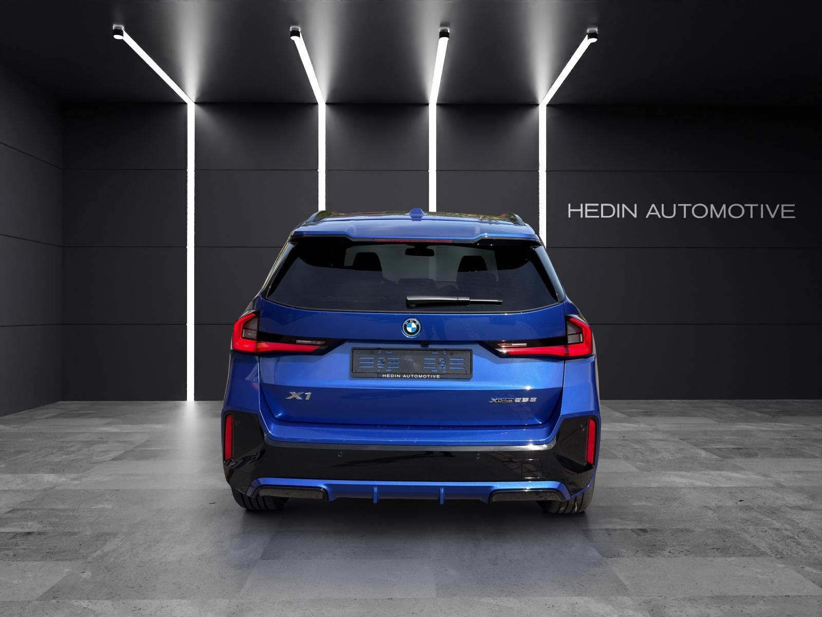 BMW X1 25e xDrive paddles-image-8