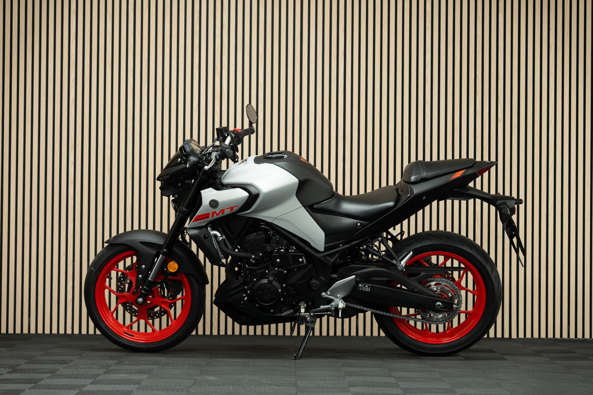 YAMAHA MT-03-showroom-element-1