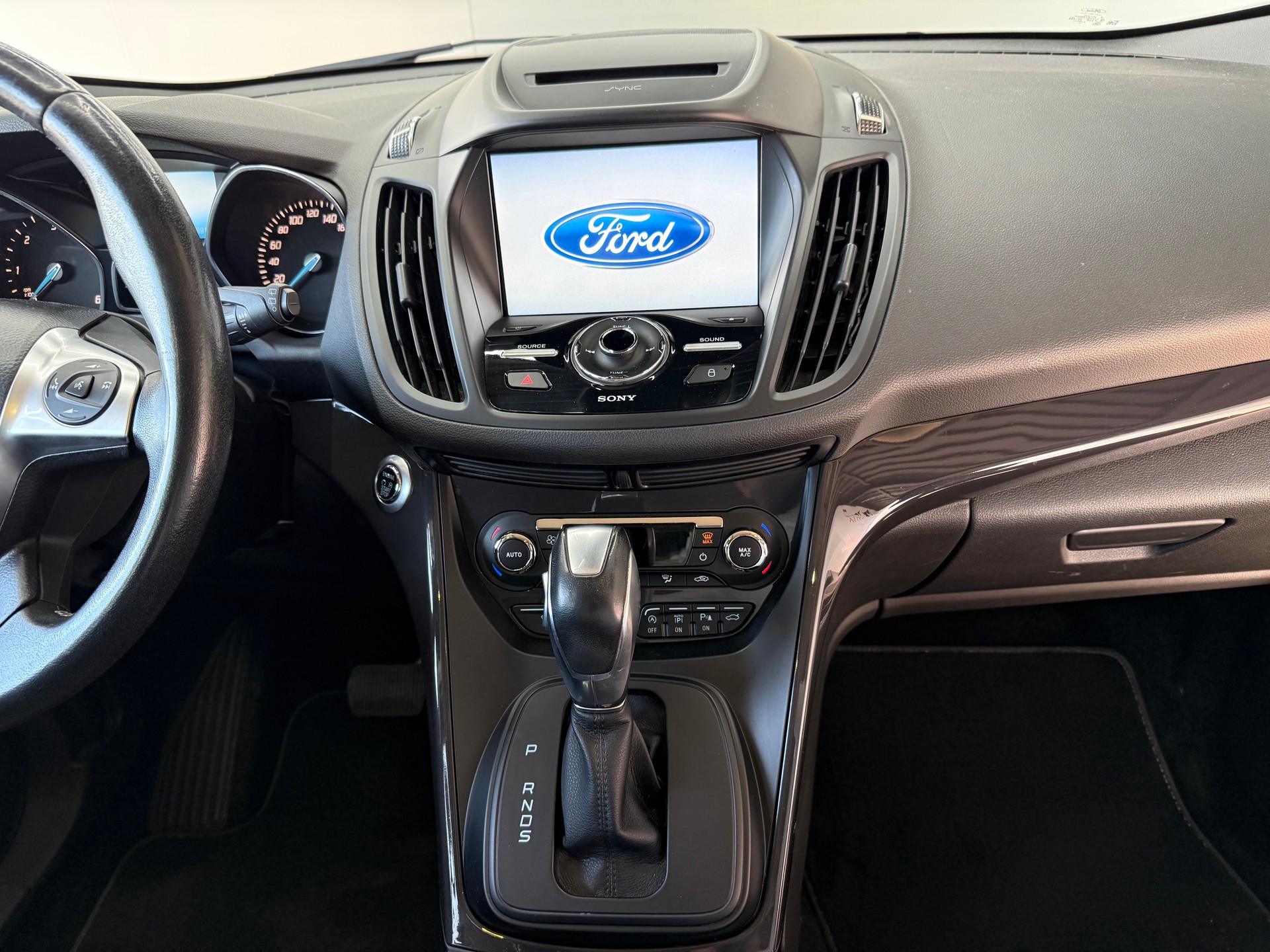 FORD Kuga 2.0 TDCi Titanium S 4WD PowerShift-image-12