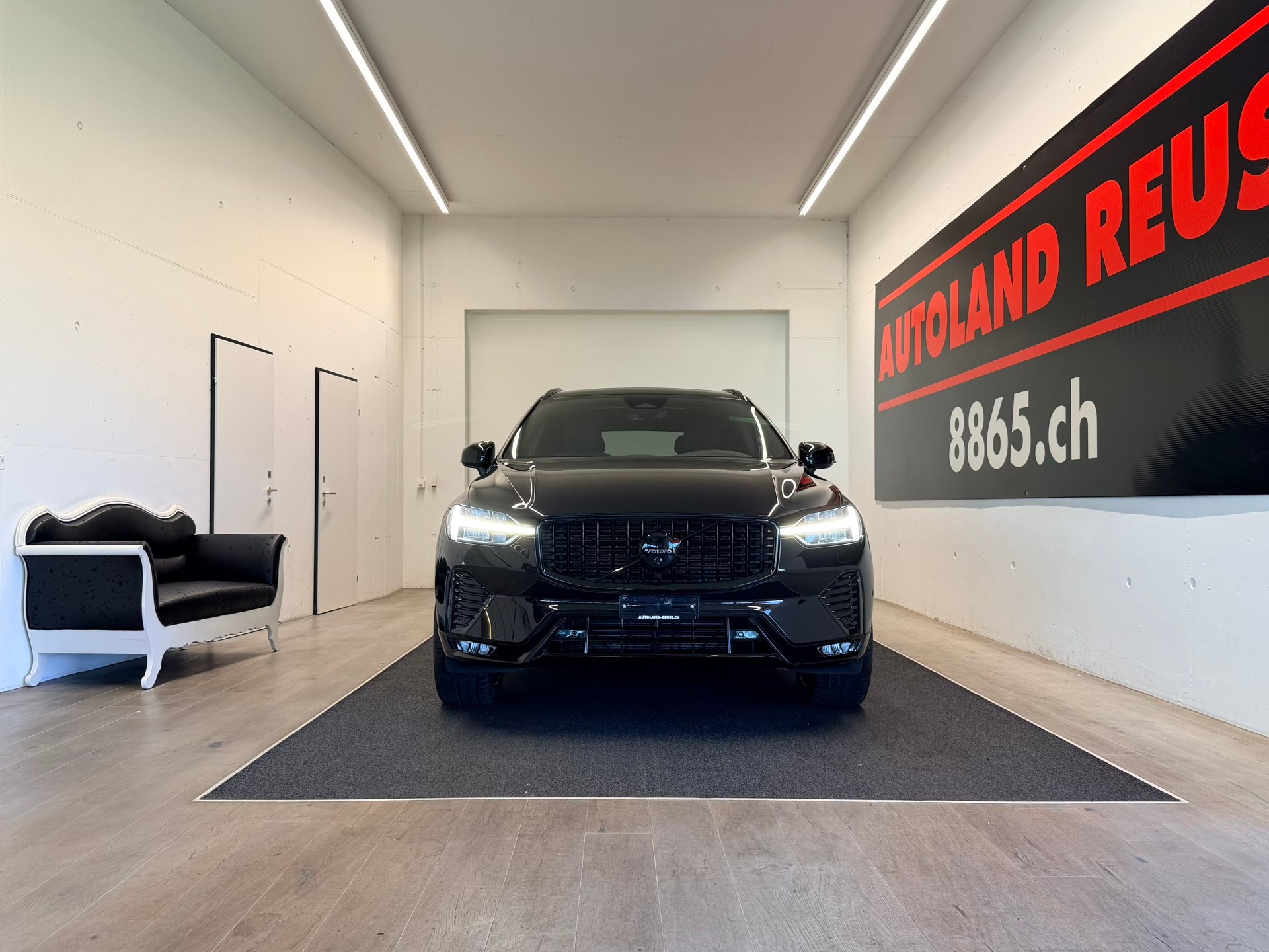 VOLVO XC60 B5 Benzin Mild Hybrid AWD Black Edition Geartronic-image-1