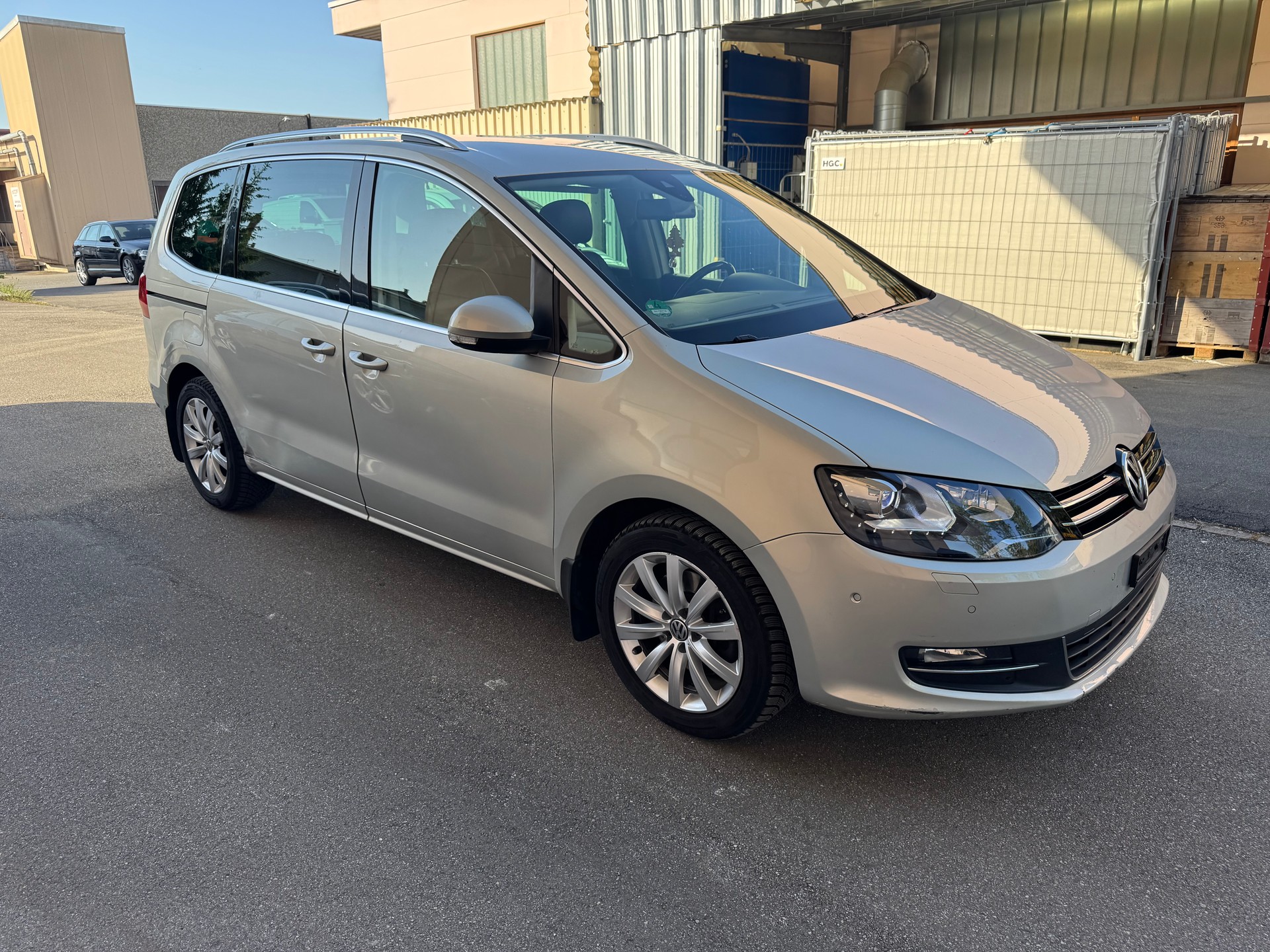 VW Sharan 2.0 TDI BlueMotion Technology Highline DSG 7 Sitze-image-1