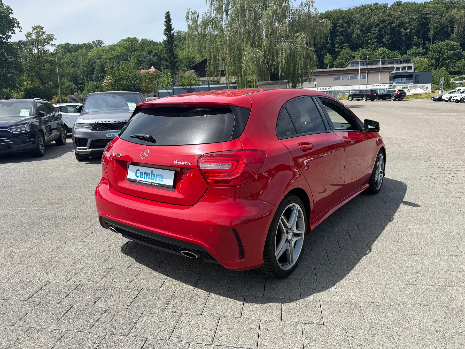 MERCEDES-BENZ A 250 AMG Line 4Matic 7G-DCT-image-4
