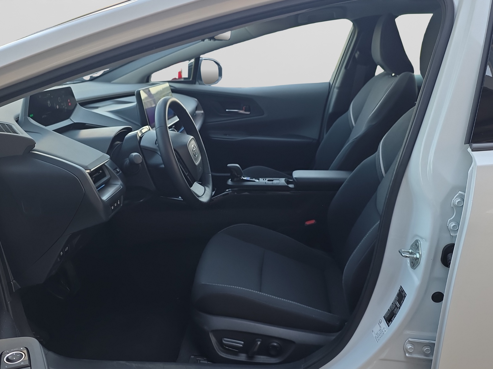 TOYOTA Prius 2.0 Plug-In-Hybrid Style-image-8