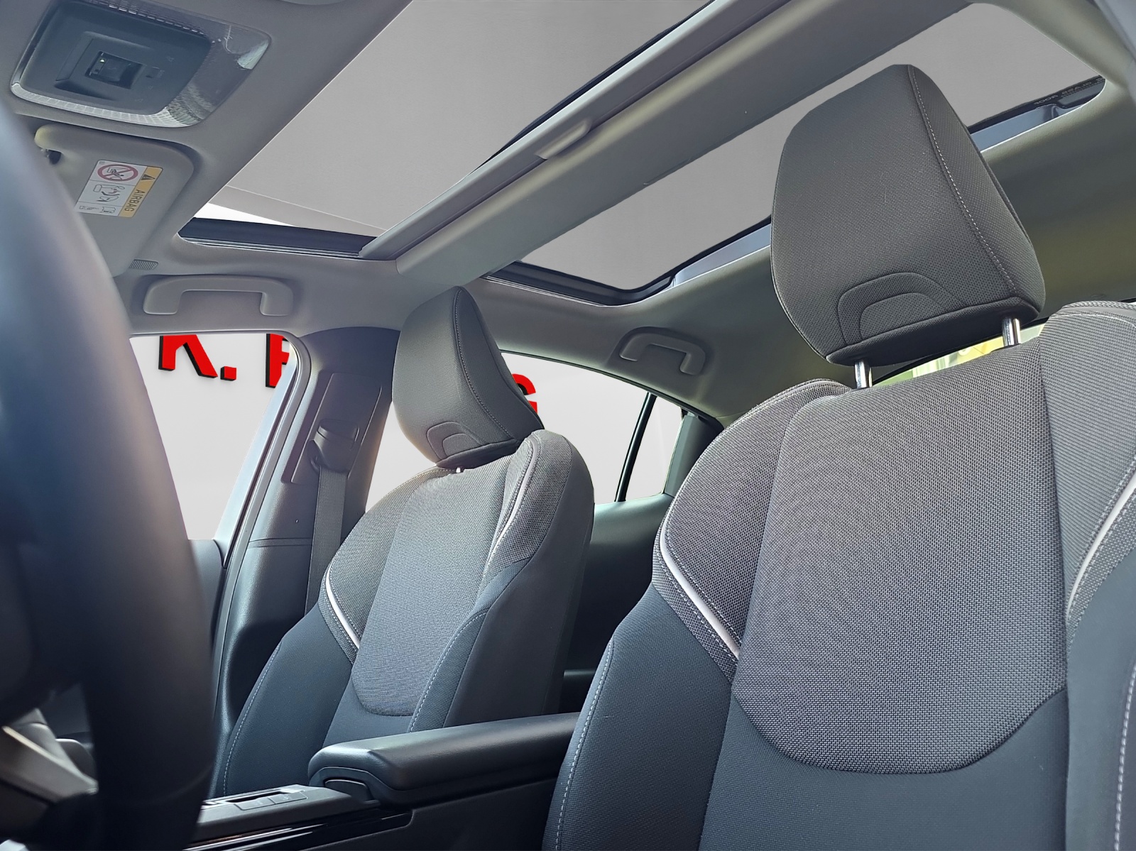 TOYOTA Prius 2.0 Plug-In-Hybrid Style-image-13