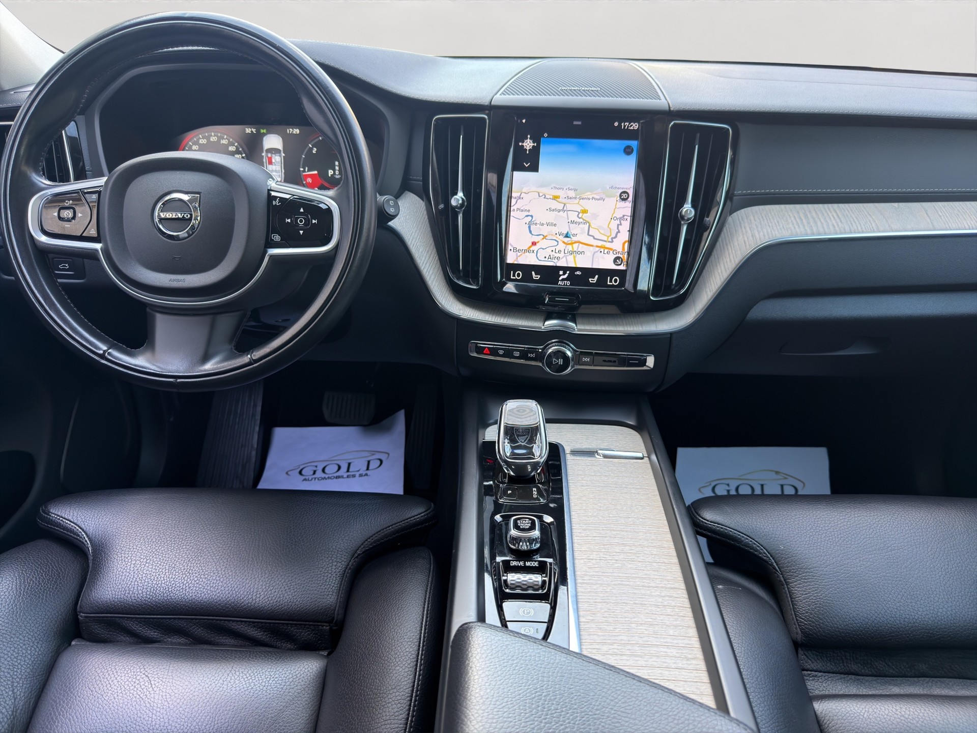 VOLVO XC60 B4 Diesel Mild Hybrid AWD Inscription Geartronic-image-2
