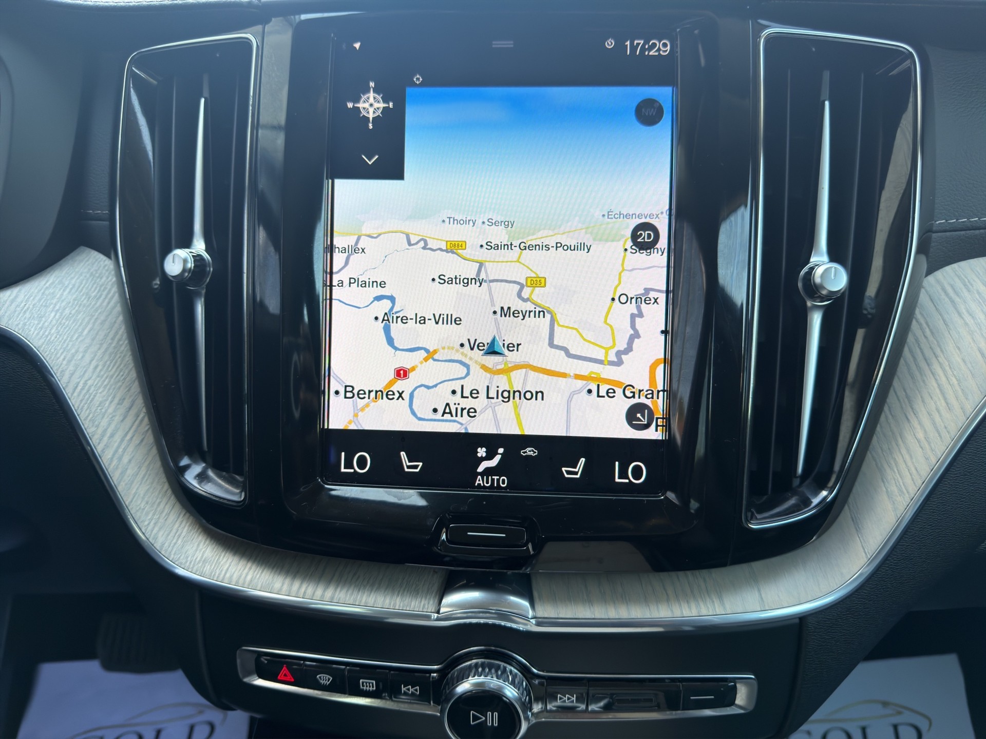 VOLVO XC60 B4 Diesel Mild Hybrid AWD Inscription Geartronic-image-13