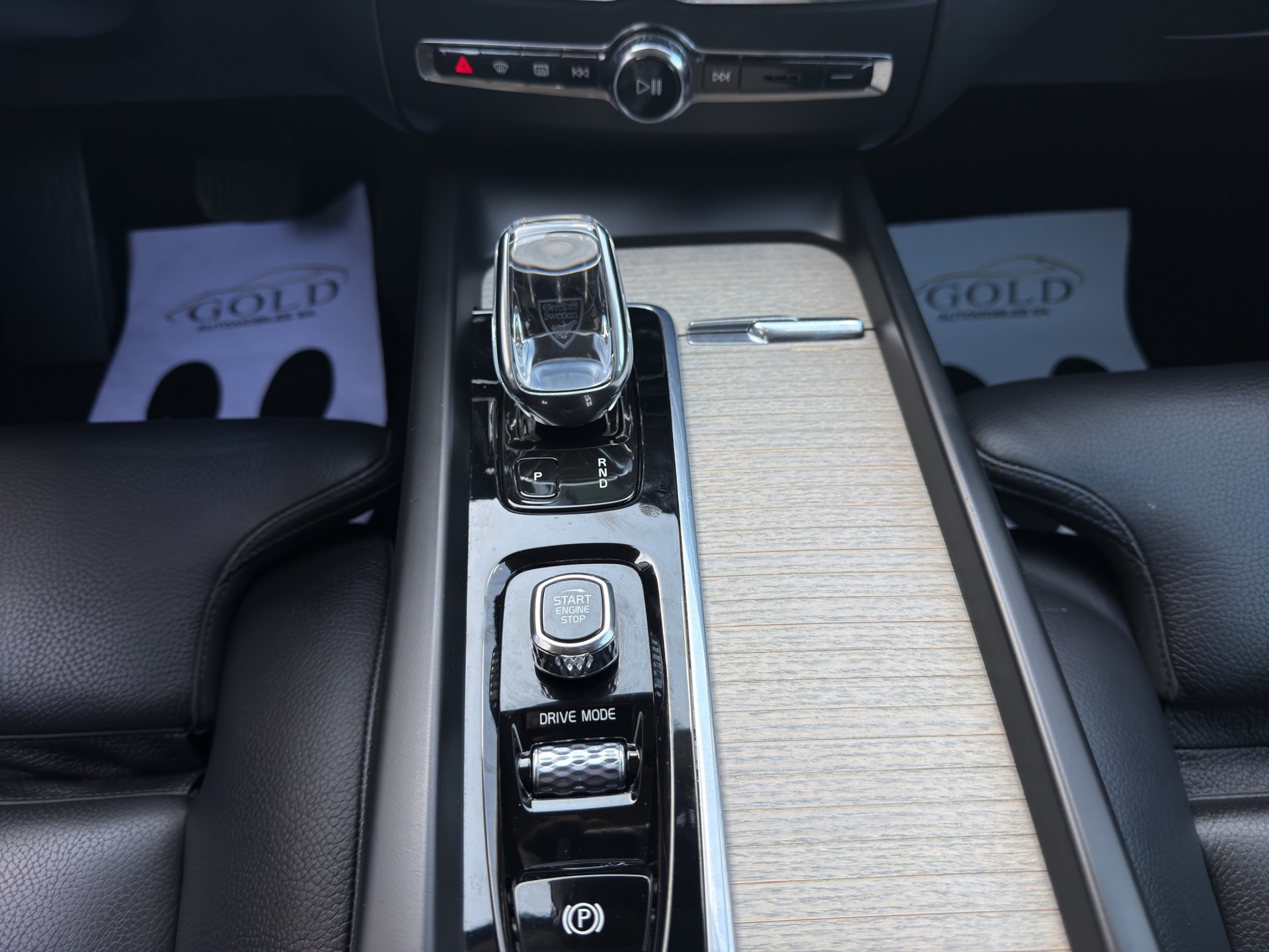 VOLVO XC60 B4 Diesel Mild Hybrid AWD Inscription Geartronic-image-15