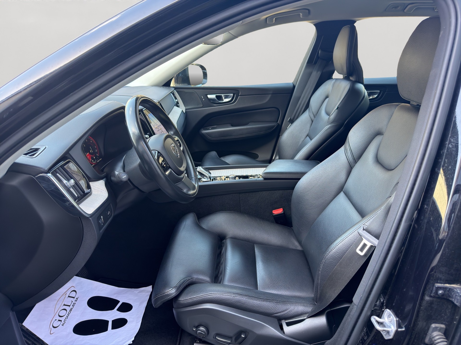 VOLVO XC60 B4 Diesel Mild Hybrid AWD Inscription Geartronic-image-4