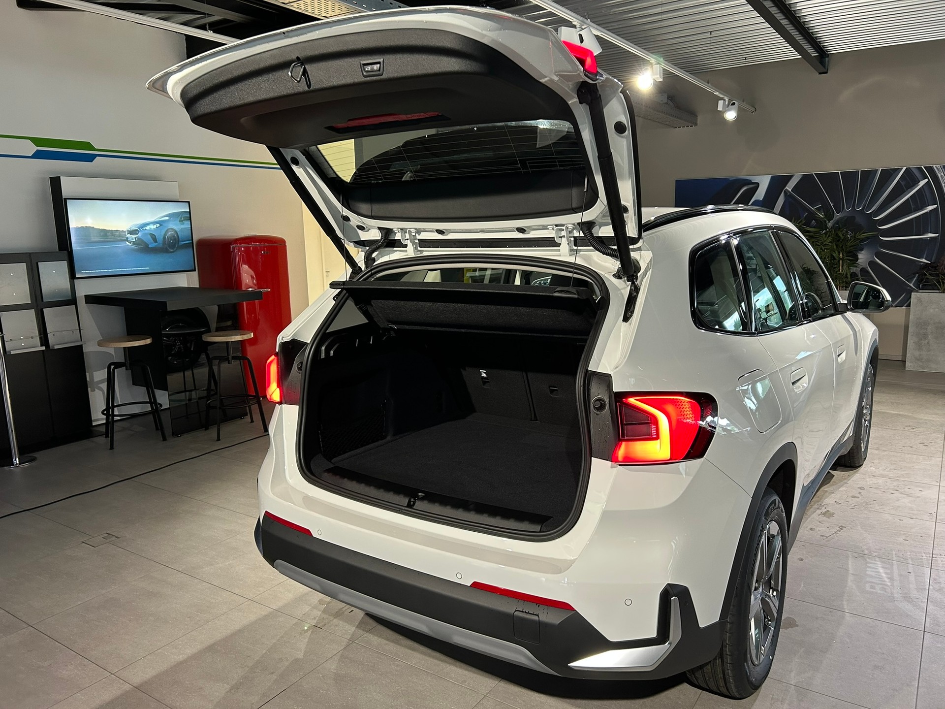 BMW X1 xDrive 23d 48V-image-15