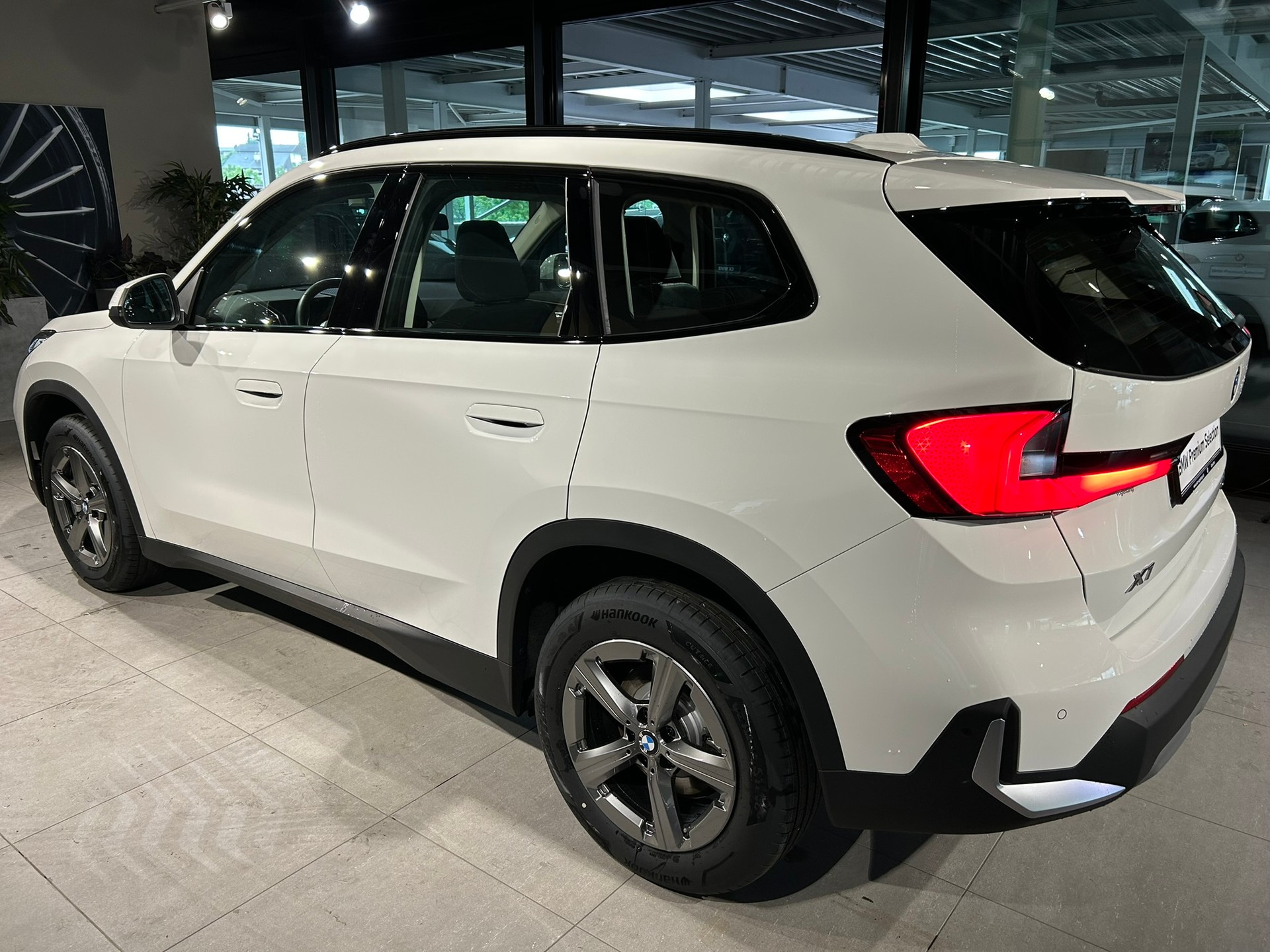 BMW X1 xDrive 23d 48V-image-9