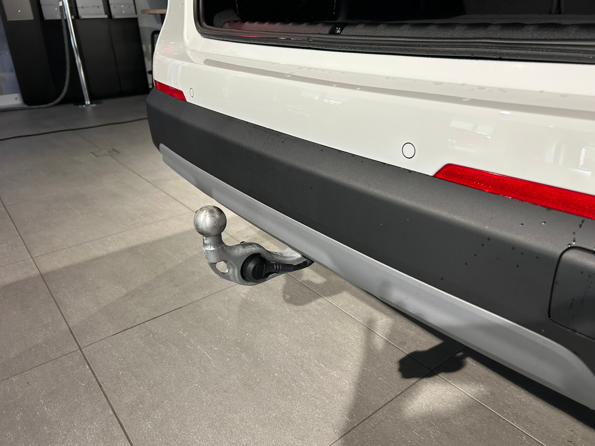 BMW X1 xDrive 23d 48V-image-17