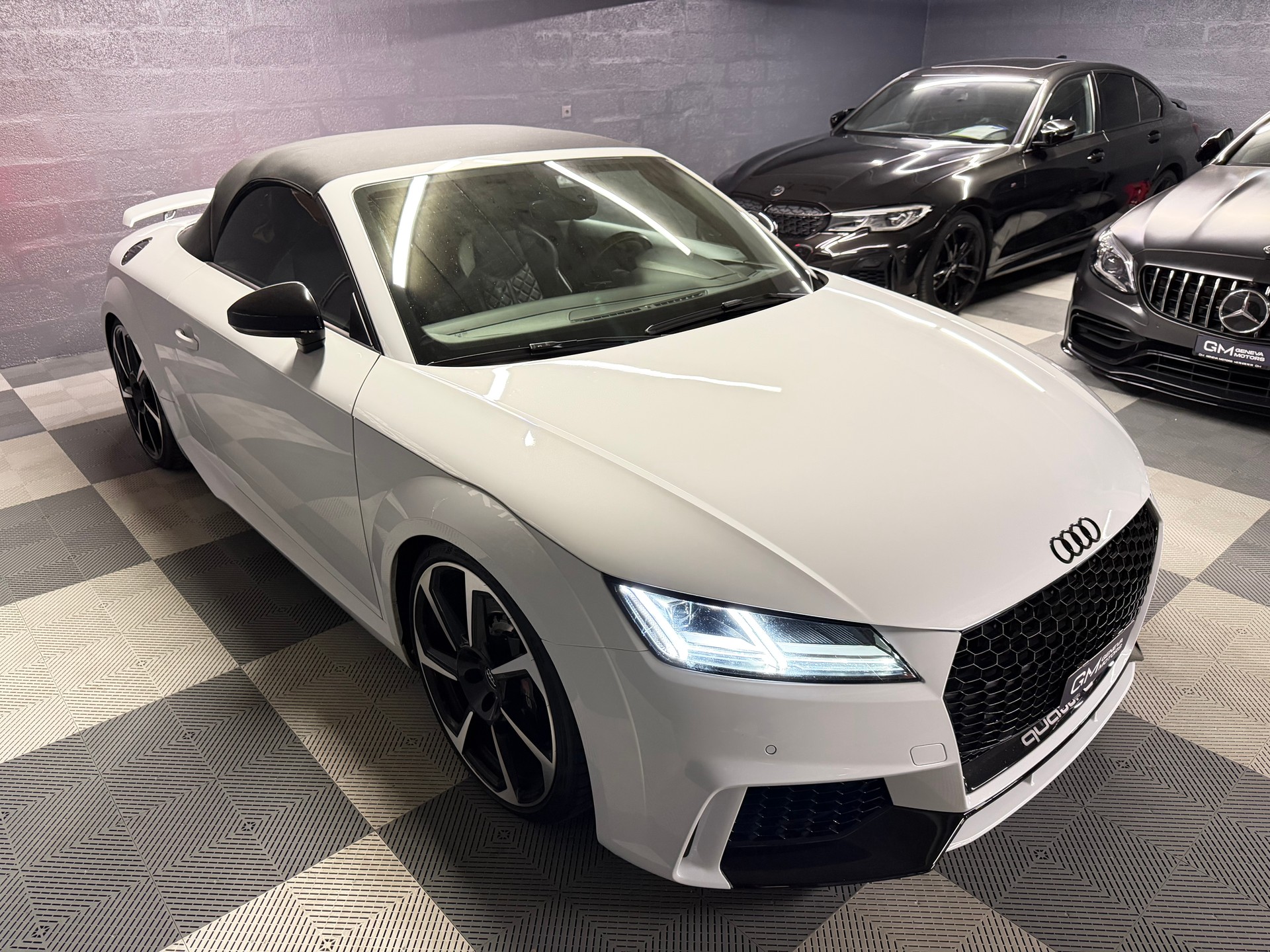 AUDI TT RS Roadster 2.5 TFSI quattro S-tronic-image-3