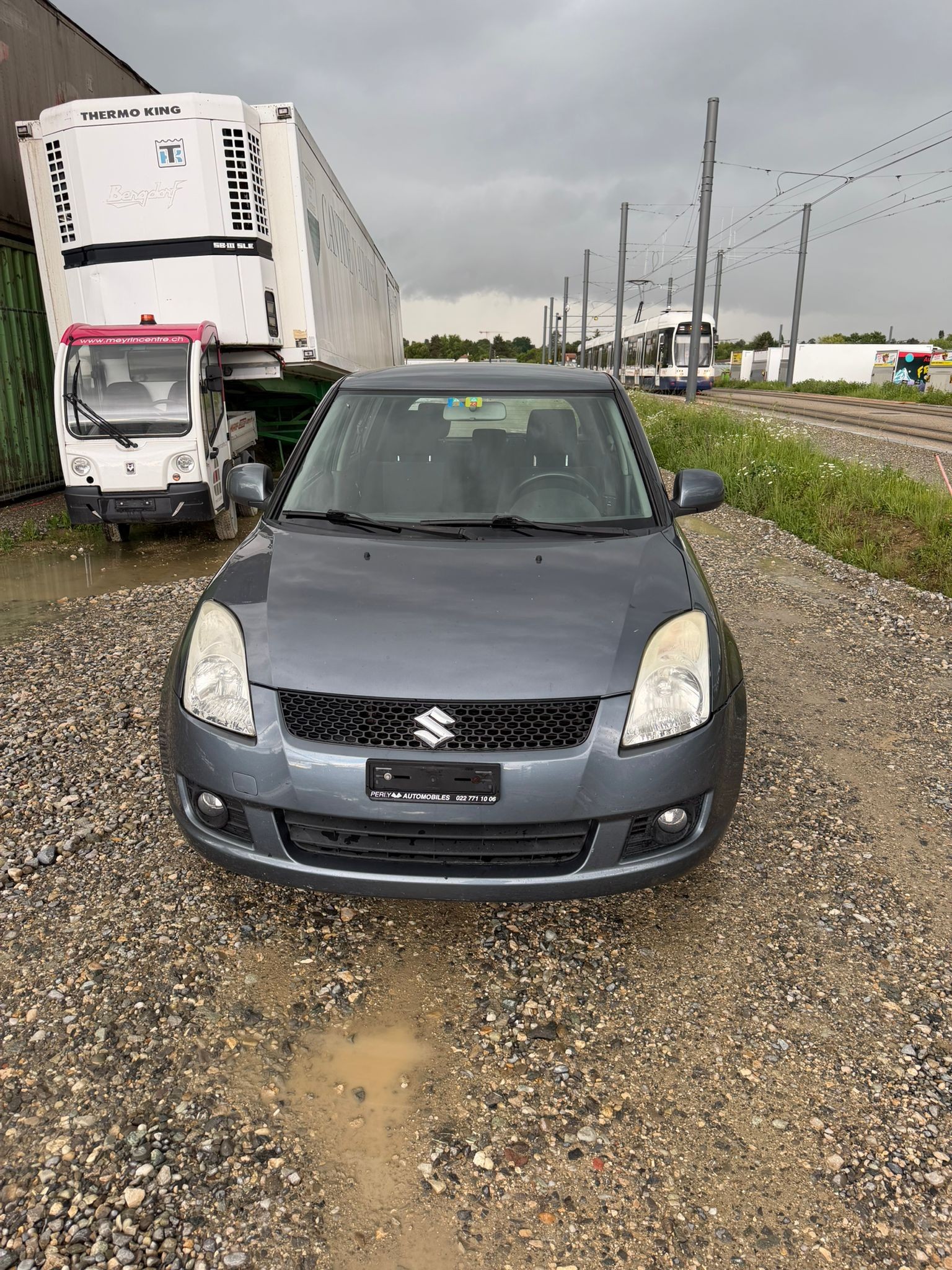 SUZUKI Swift 1.3i 16V GL Top-image-9