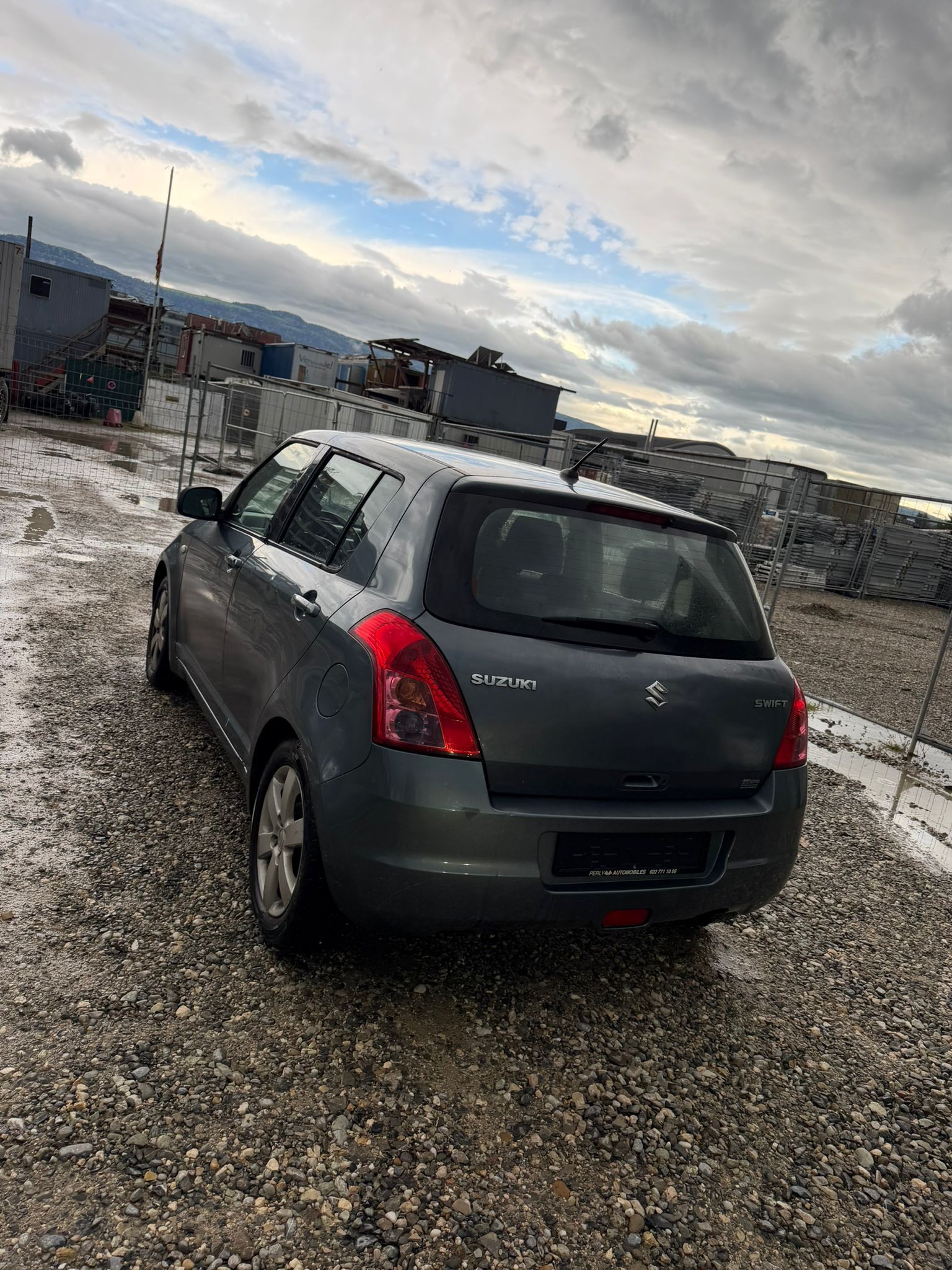SUZUKI Swift 1.3i 16V GL Top-image-3