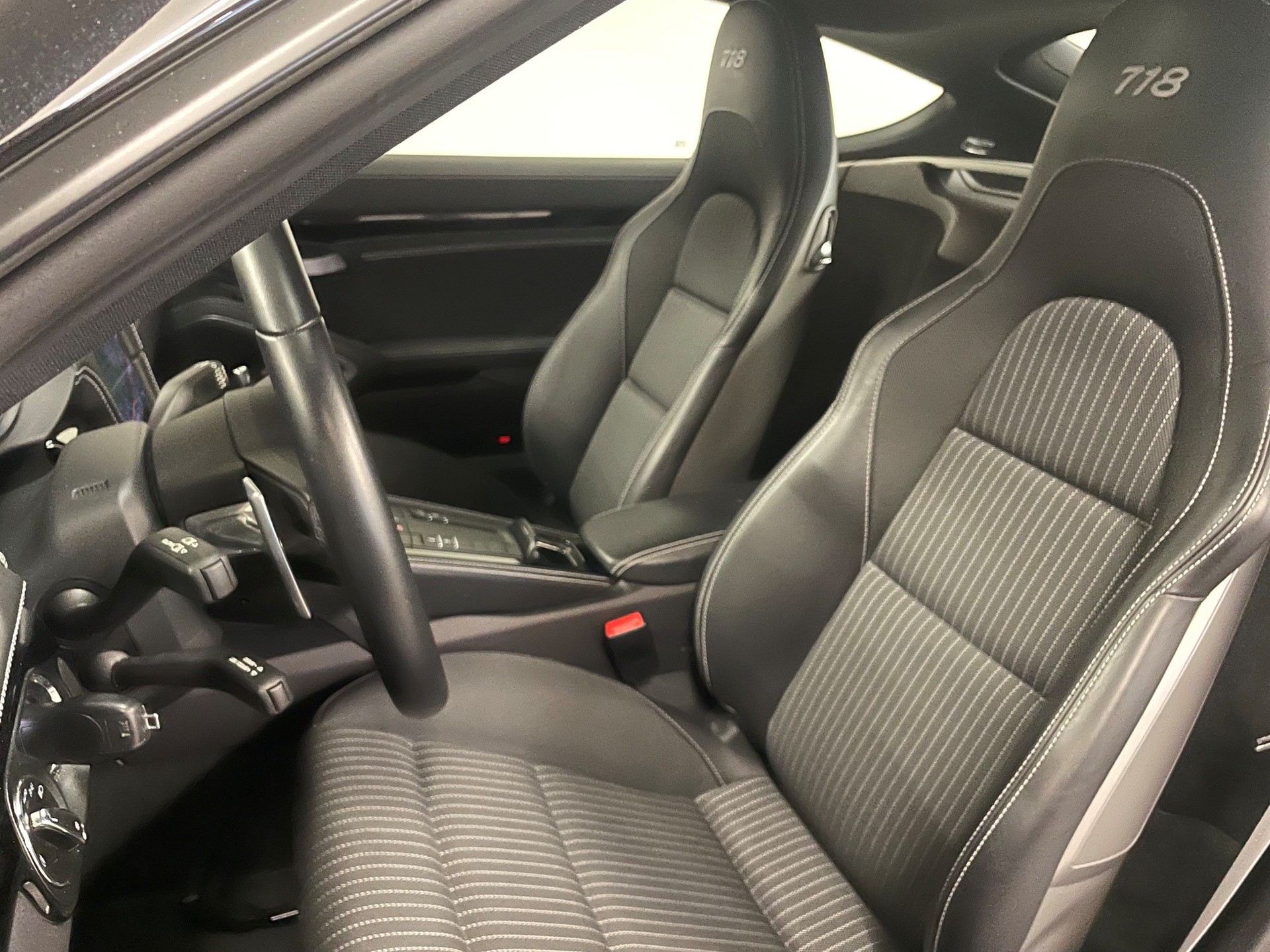PORSCHE 718 Cayman 2.0 T PDK-image-9
