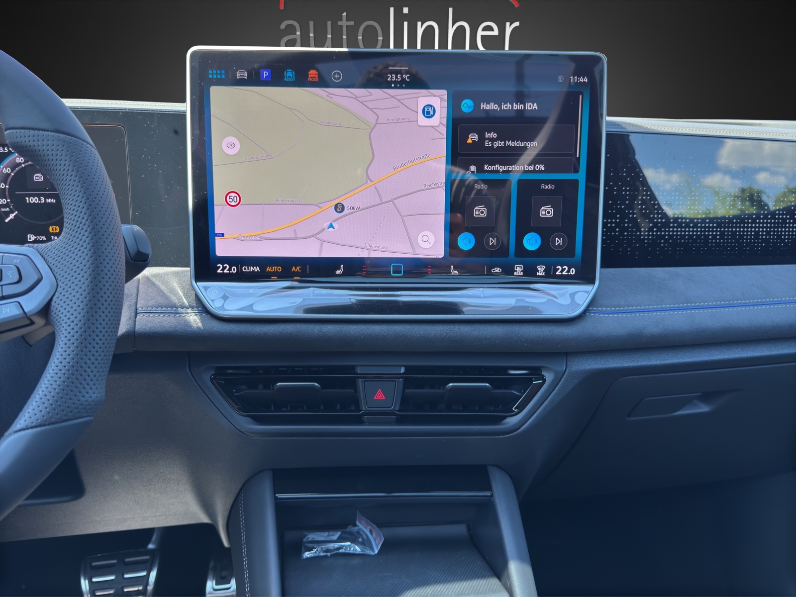 VW Tiguan 2.0 TDI SCR R-Line 4Motion DSG-image-11