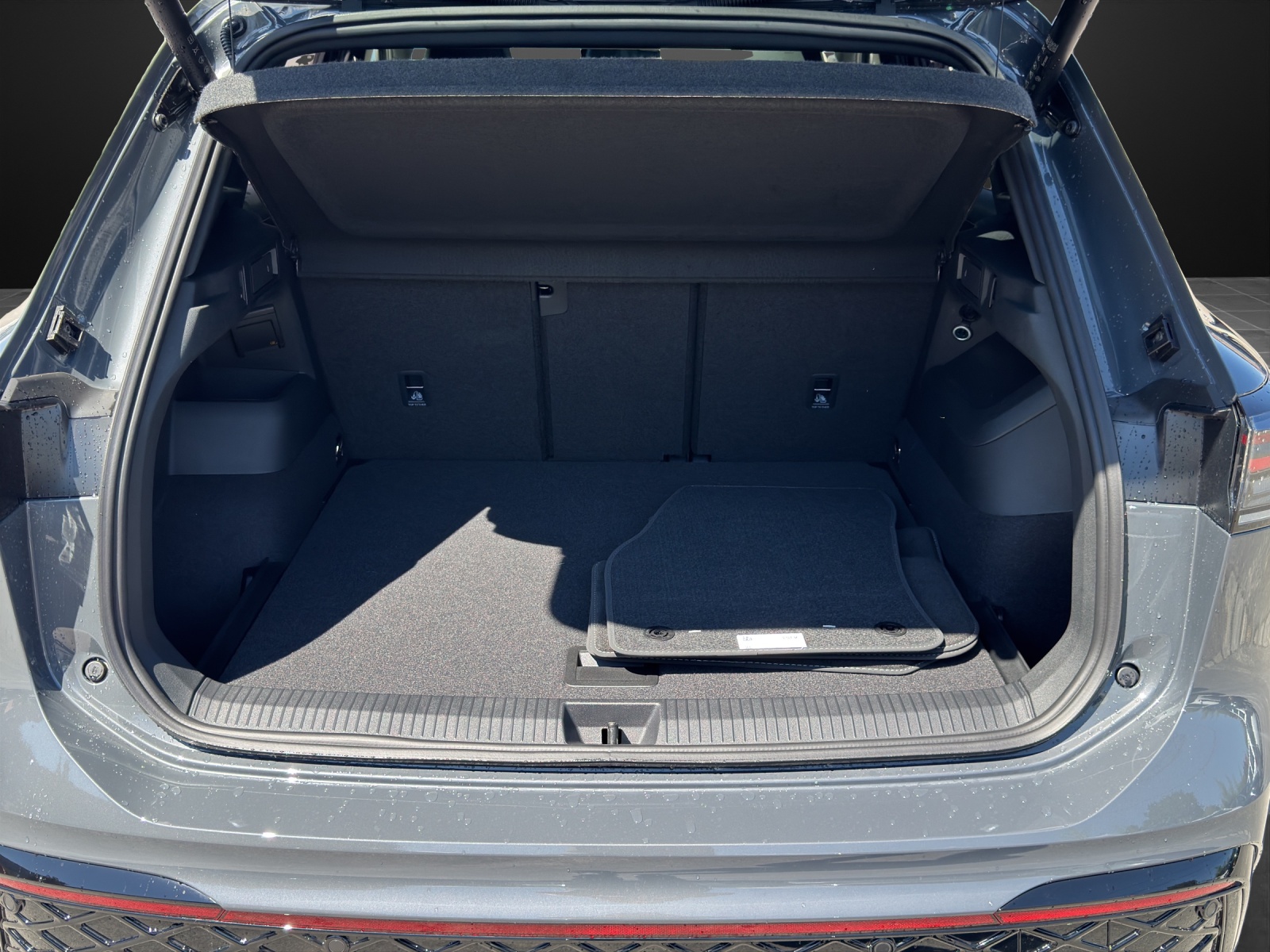 VW Tiguan 2.0 TDI SCR R-Line 4Motion DSG-image-12
