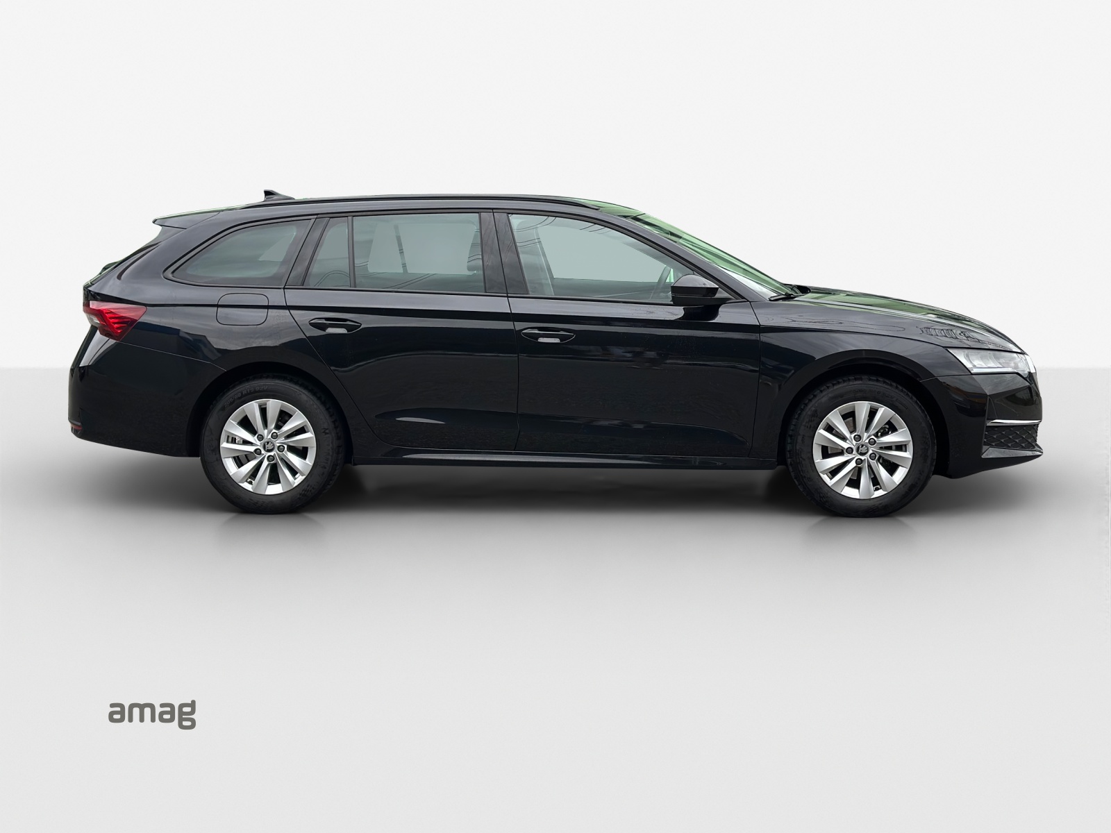 SKODA Octavia Combi 2.0 TDI DSG Selection-image-13