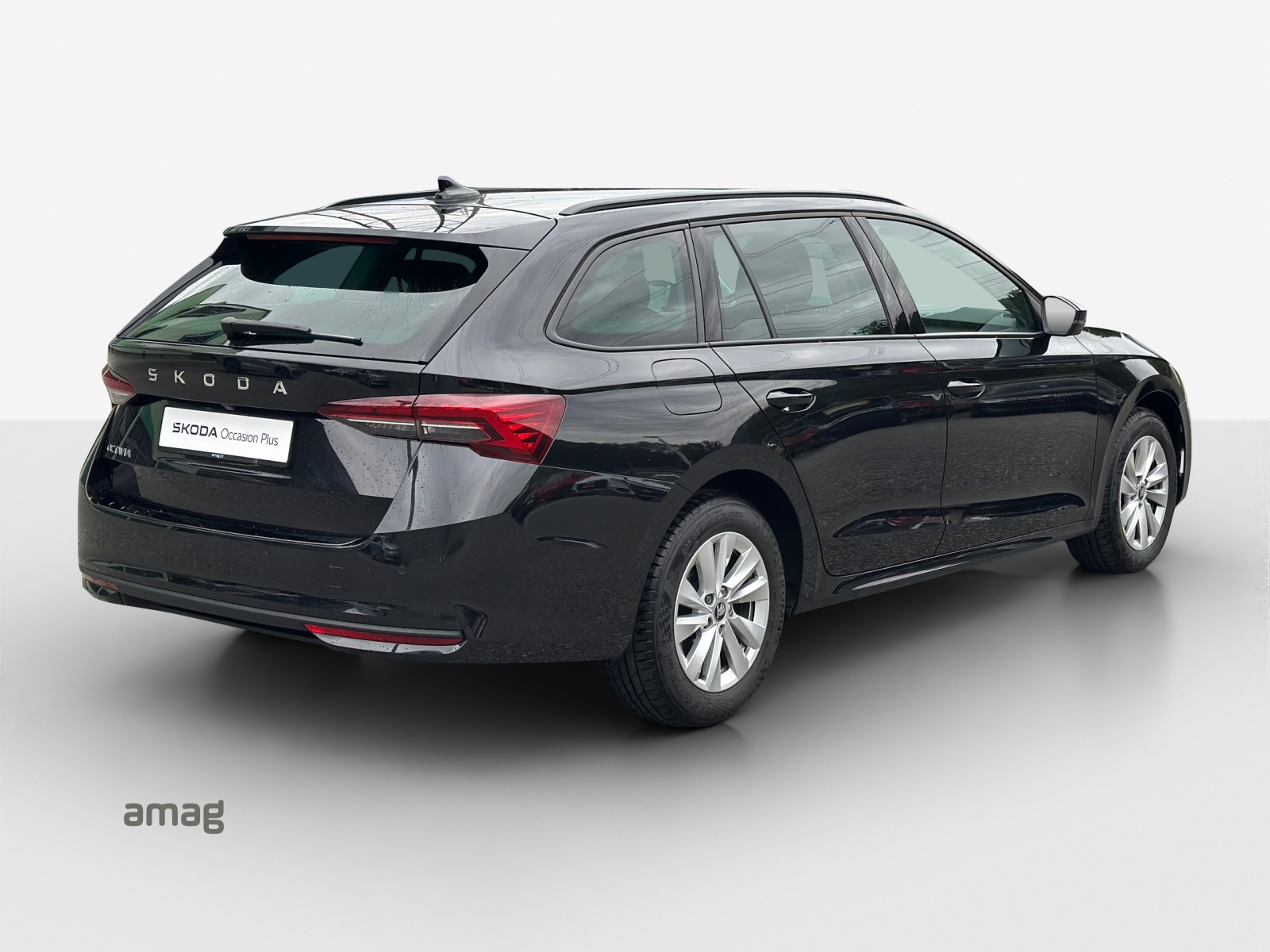 SKODA Octavia Combi 2.0 TDI DSG Selection-image-4