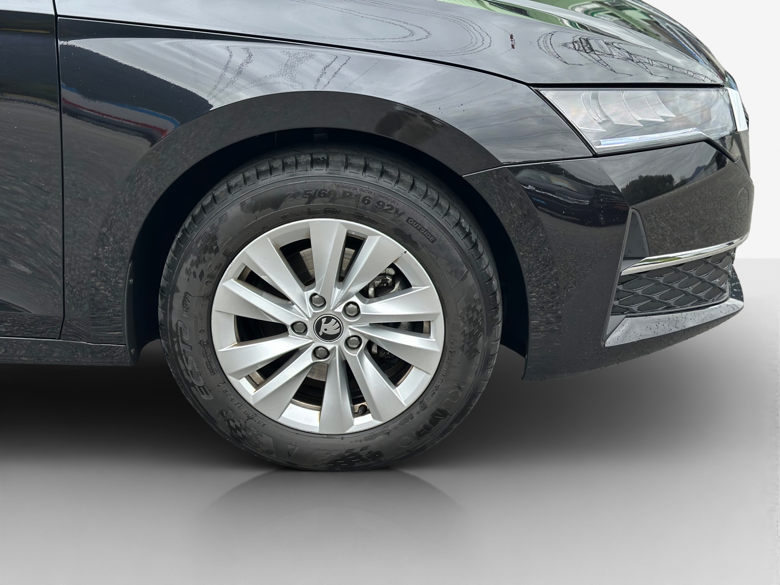 SKODA Octavia Combi 2.0 TDI DSG Selection-image-14
