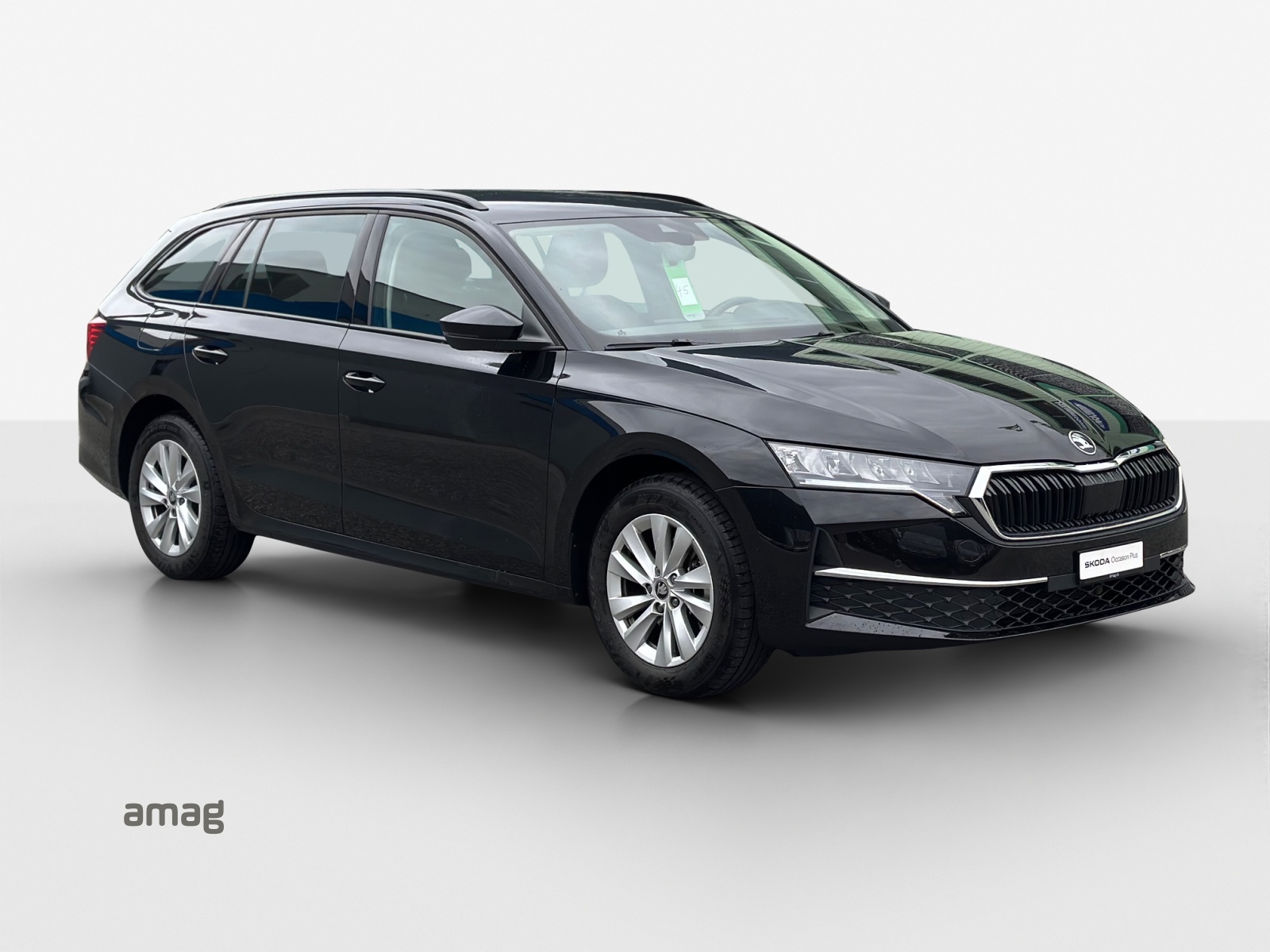 SKODA Octavia Combi 2.0 TDI DSG Selection-image-5