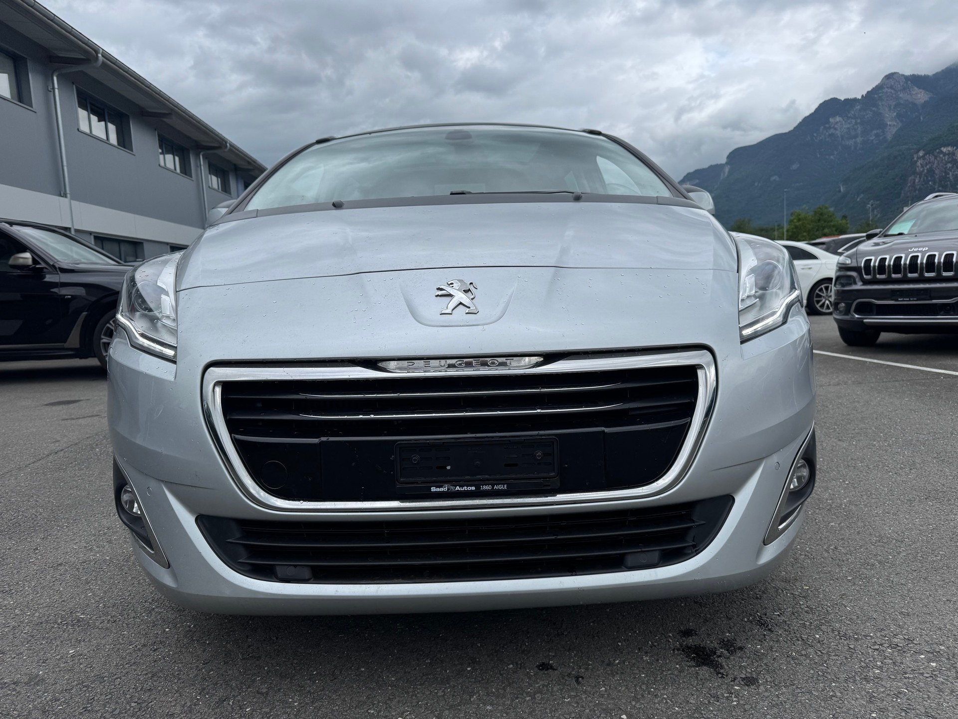 PEUGEOT 5008 1.6 THP Allure Tiptronic-image-1