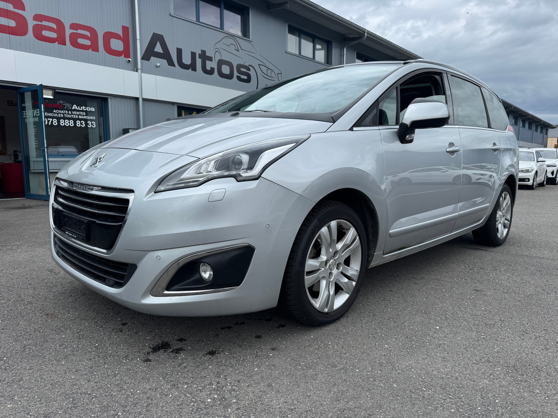PEUGEOT 5008 1.6 THP Allure Tiptronic-image-0