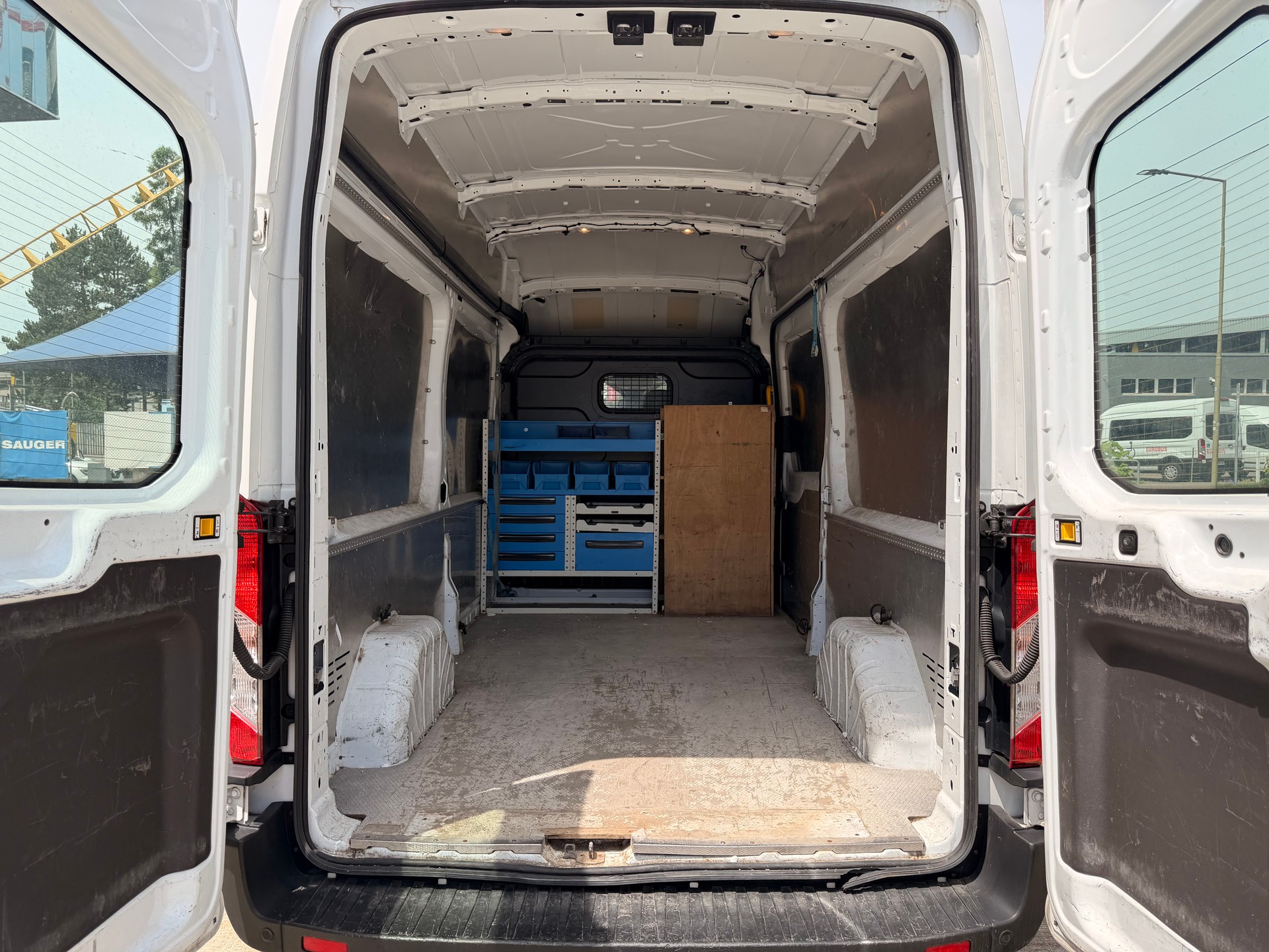 FORD Transit Van 350 L3 H3 Trend 2.0 TDCi 130 FWD-image-5