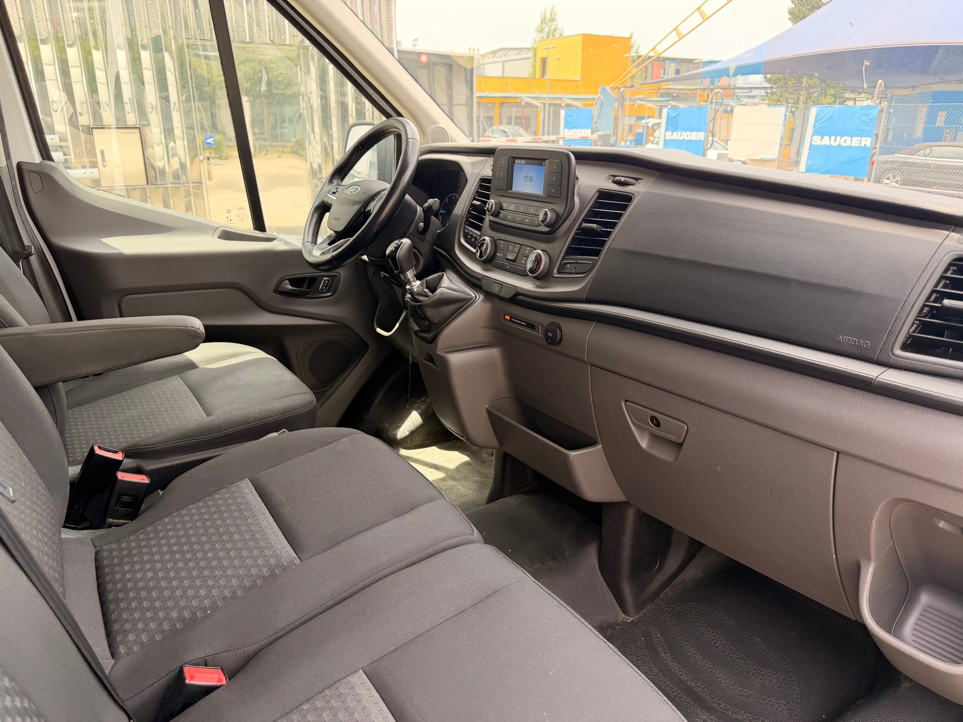 FORD Transit Van 350 L3 H3 Trend 2.0 TDCi 130 FWD-image-9