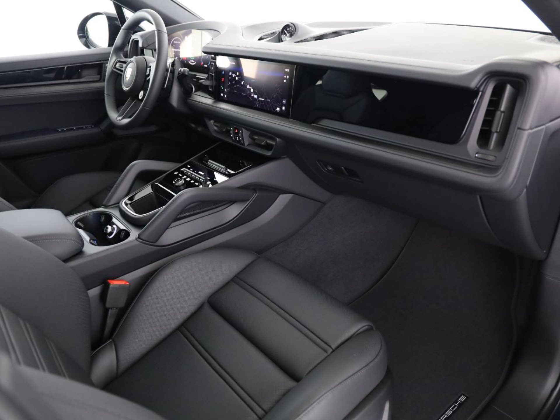 PORSCHE Cayenne E-Hybrid Coupé Black Edition-image-14