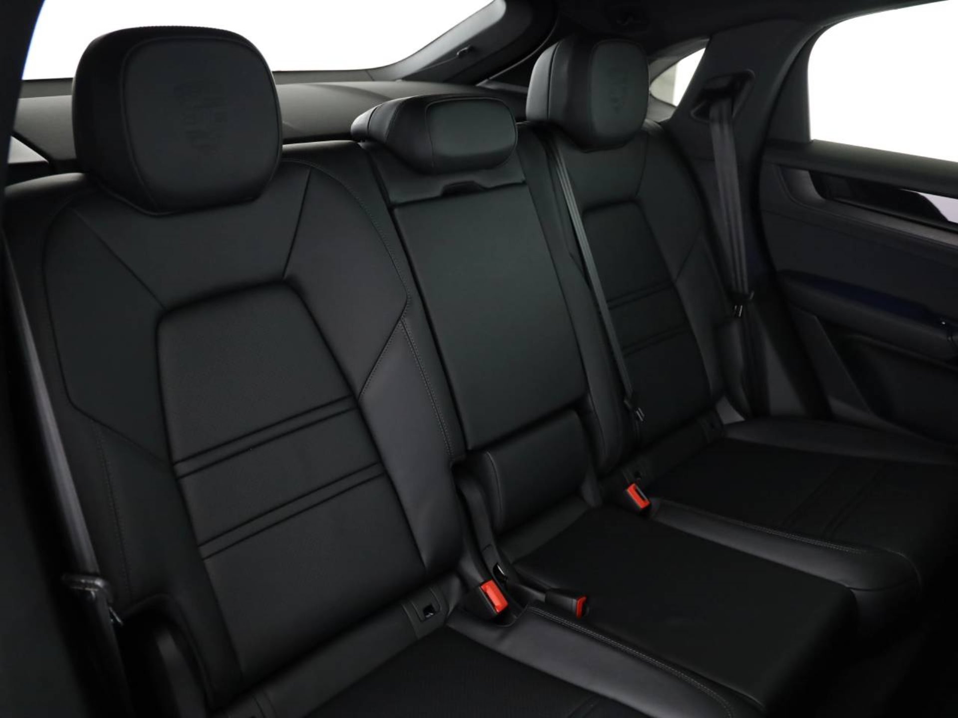 PORSCHE Cayenne E-Hybrid Coupé Black Edition-image-17