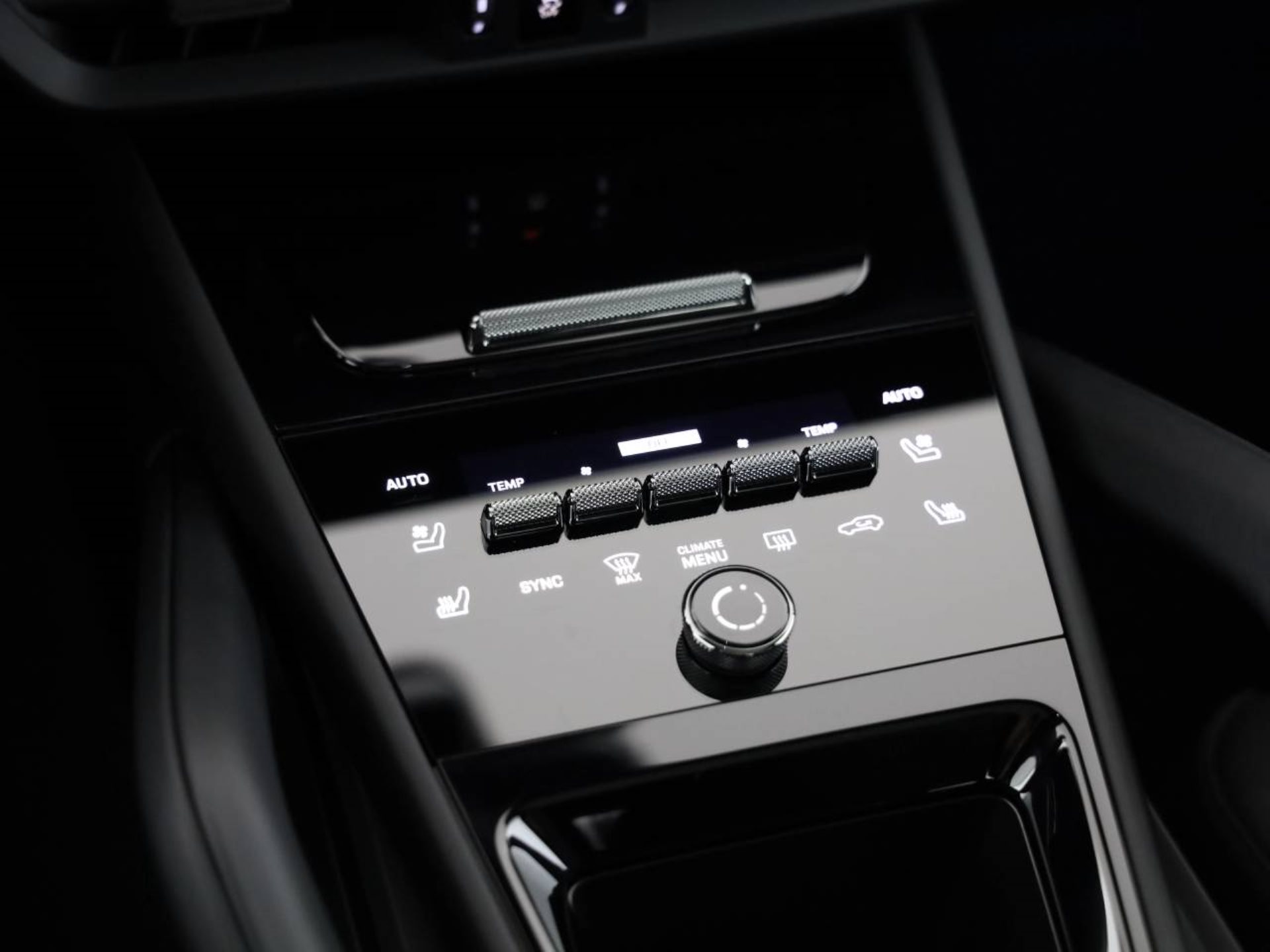 PORSCHE Cayenne E-Hybrid Coupé Black Edition-image-12