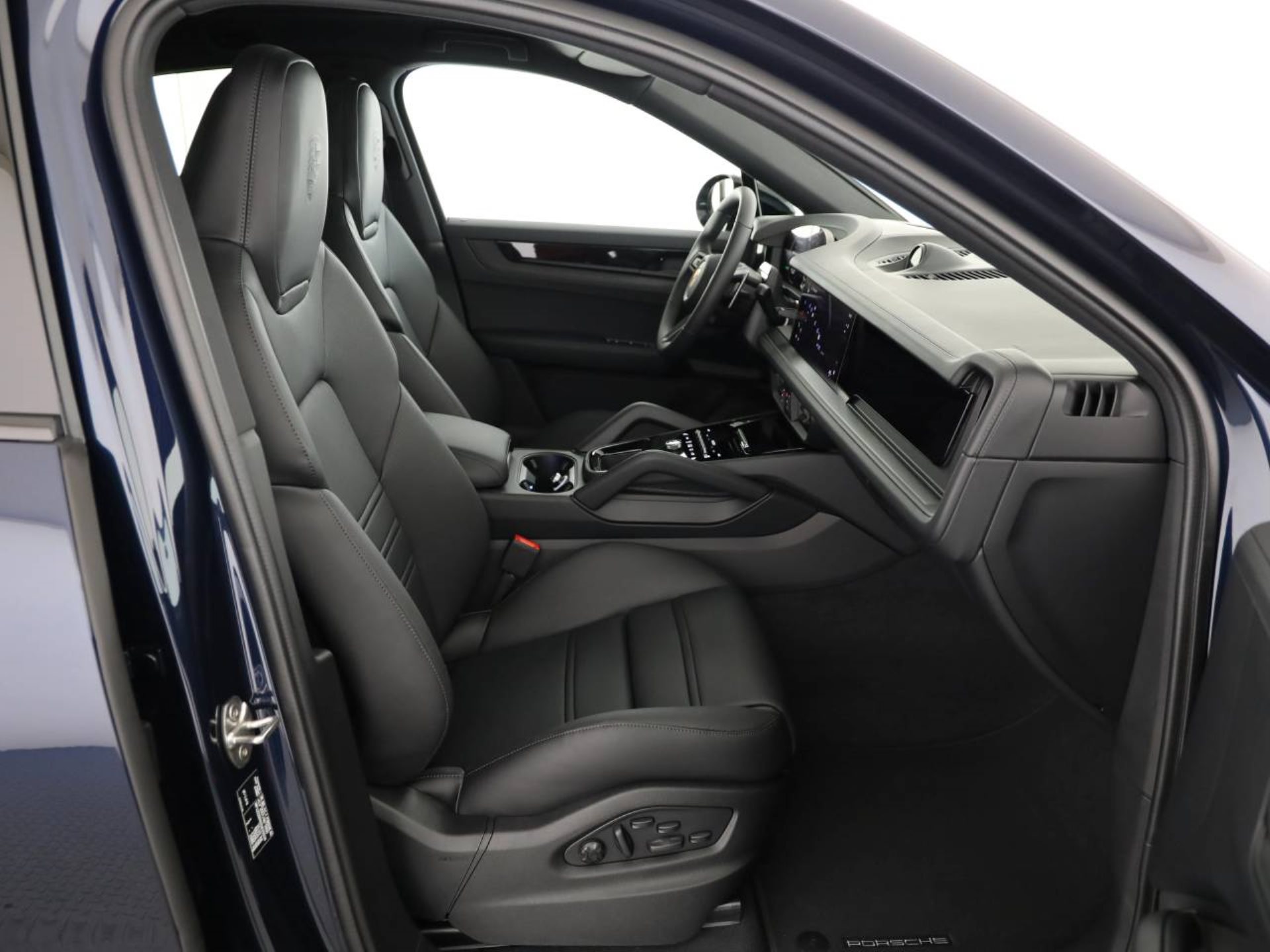 PORSCHE Cayenne E-Hybrid Coupé Black Edition-image-15