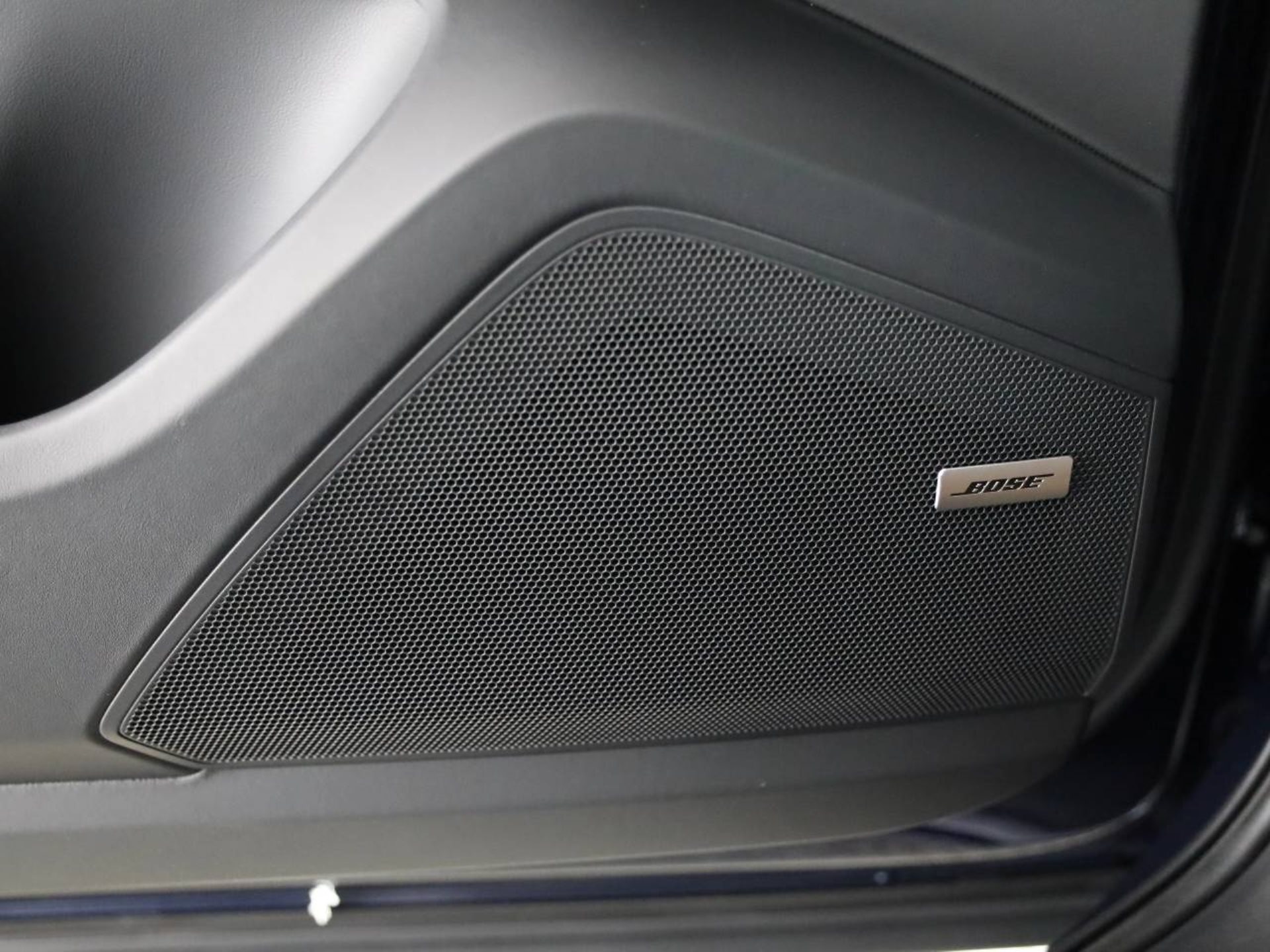PORSCHE Cayenne E-Hybrid Coupé Black Edition-image-19