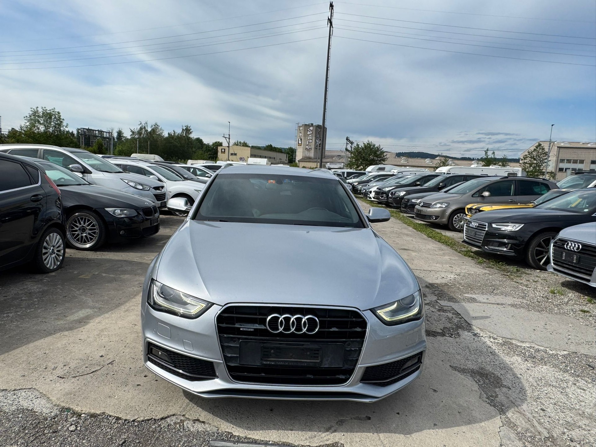 AUDI A4 Avant 2.0 TDI Attraction quattro S Line-image-0
