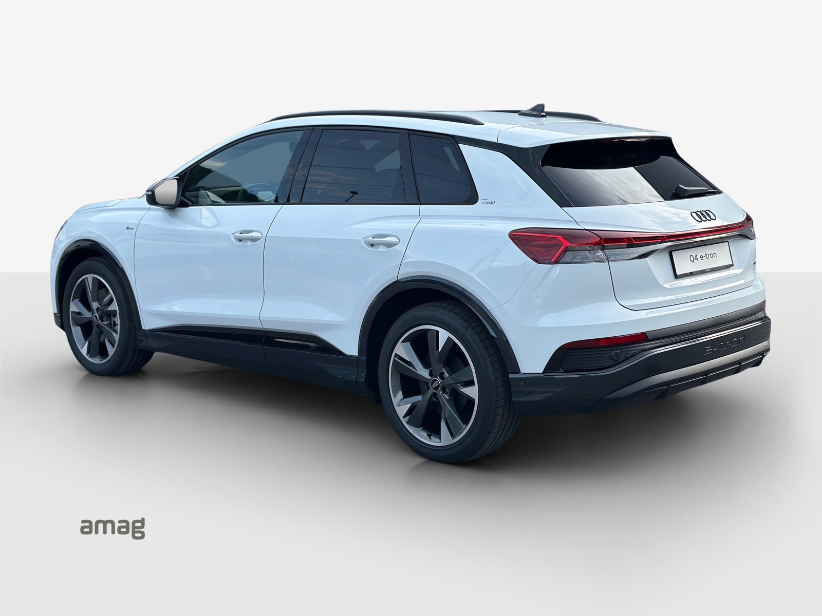 AUDI Q4 e-tron 45 Edition Swiss Ski quattro-image-2