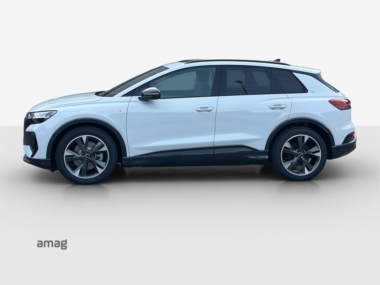 AUDI Q4 e-tron 45 Edition Swiss Ski quattro-image-1