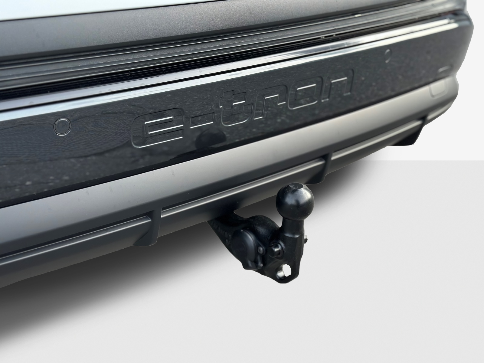 AUDI Q4 e-tron 45 Edition Swiss Ski quattro-image-13