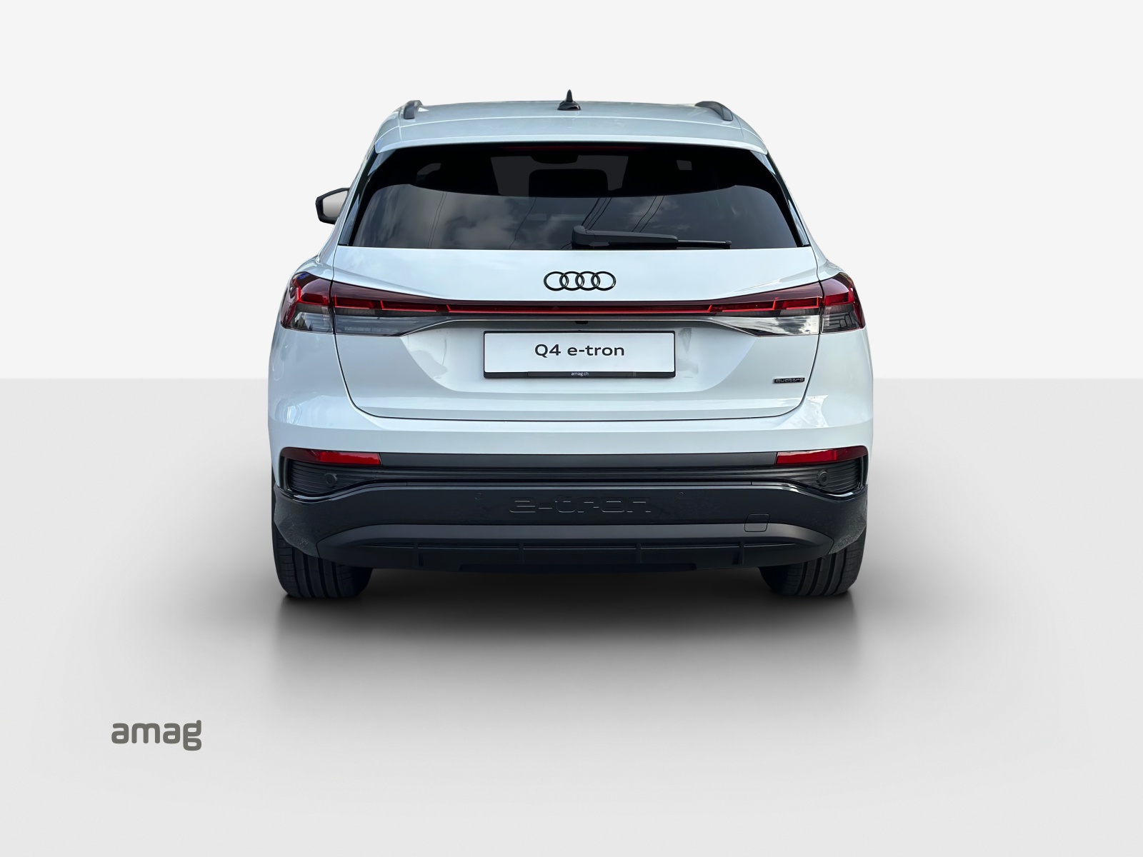 AUDI Q4 e-tron 45 Edition Swiss Ski quattro-image-3