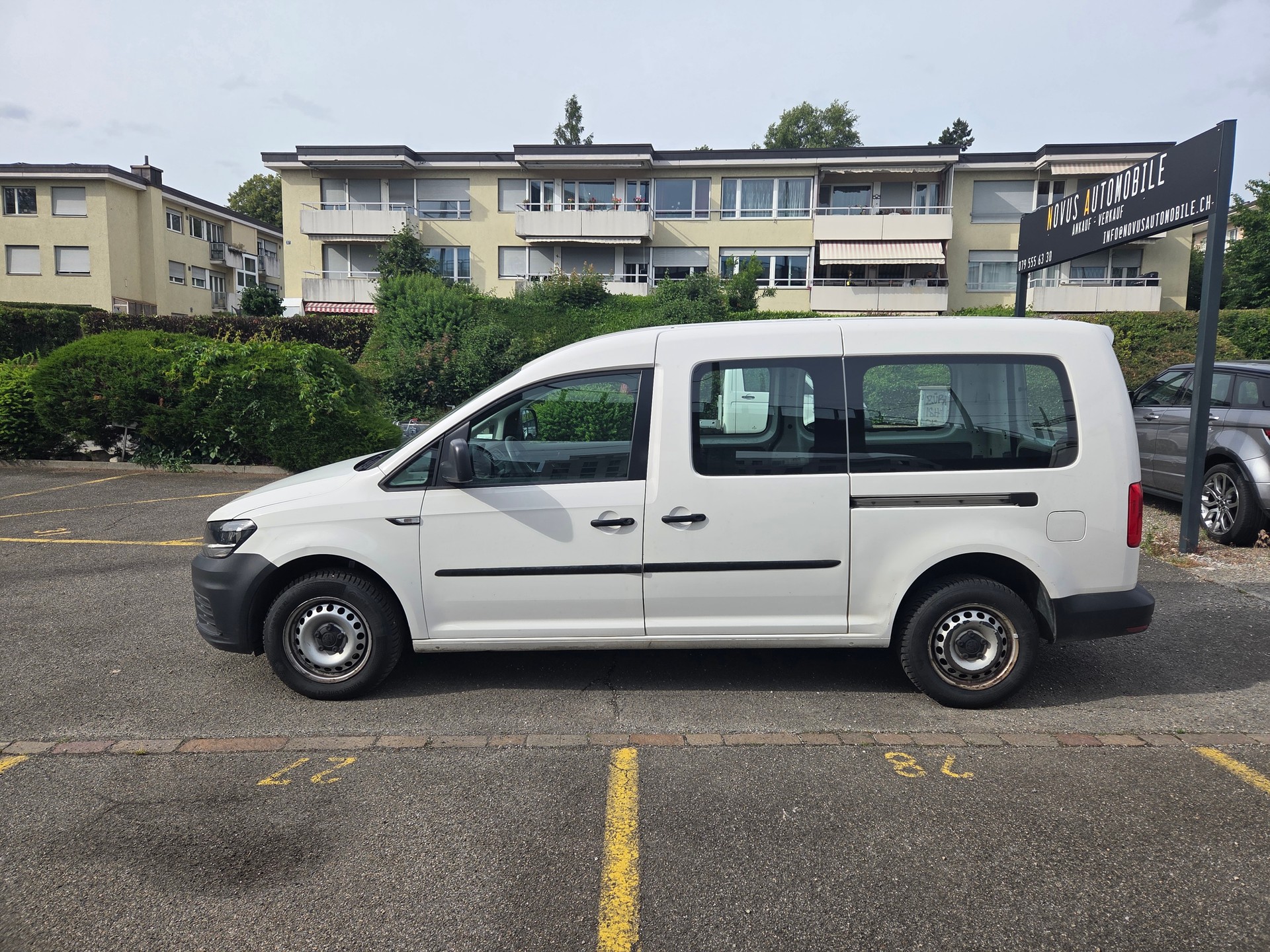 VW Caddy Maxi 1.4TGI BlueMotion Technology-image-1