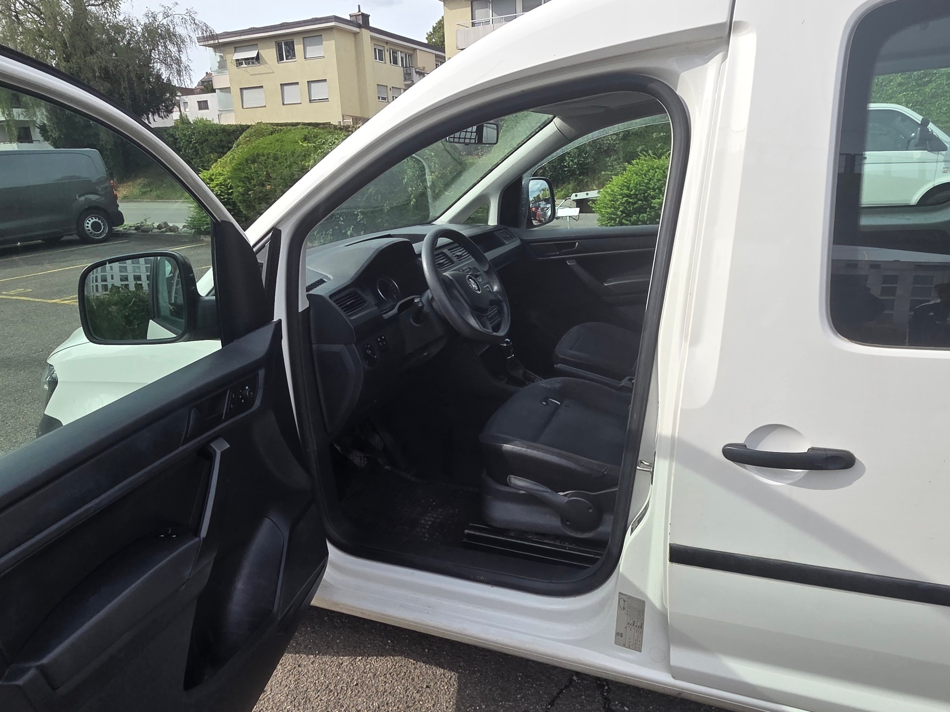 VW Caddy Maxi 1.4TGI BlueMotion Technology-image-8